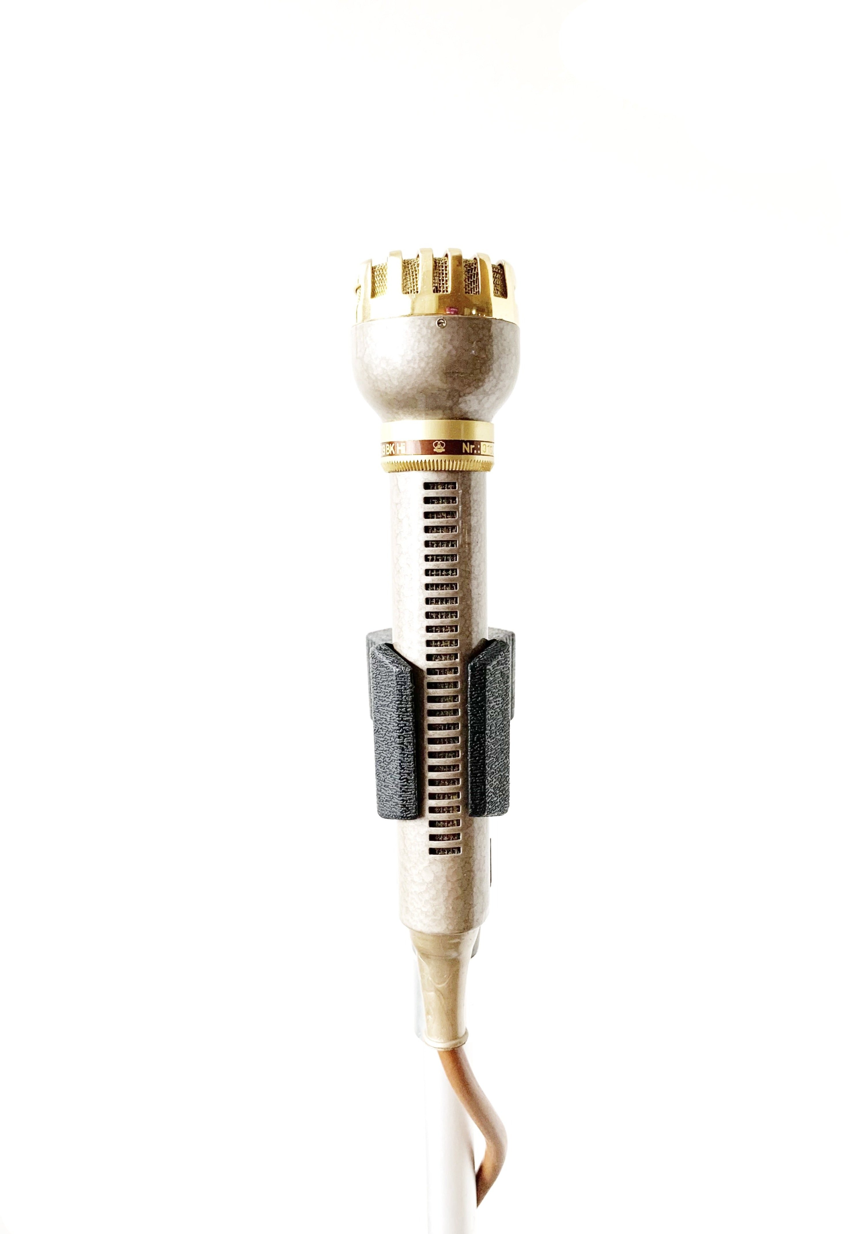 AKG D19 Dynamic Microphone