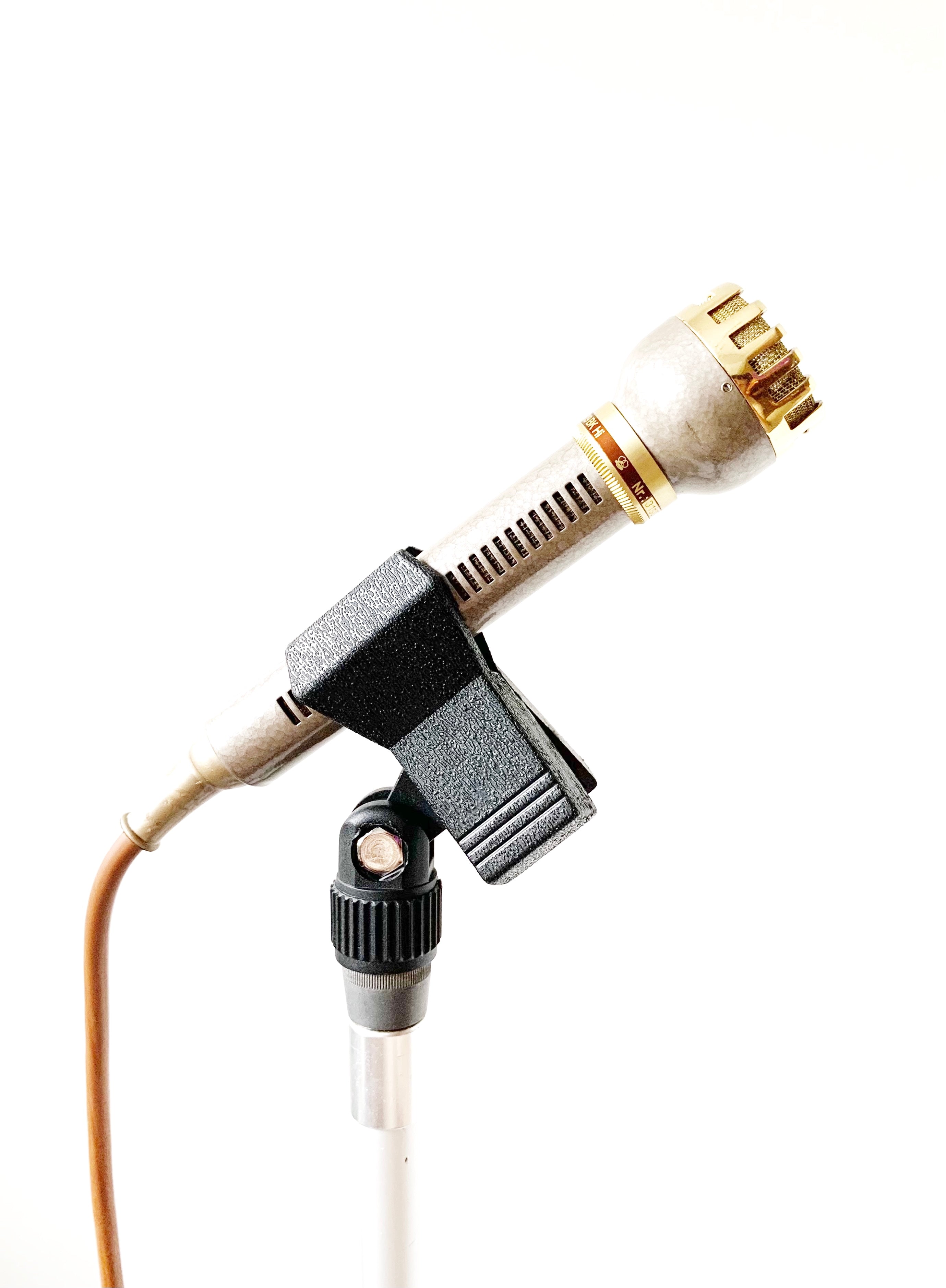 AKG D19 Dynamic Microphone