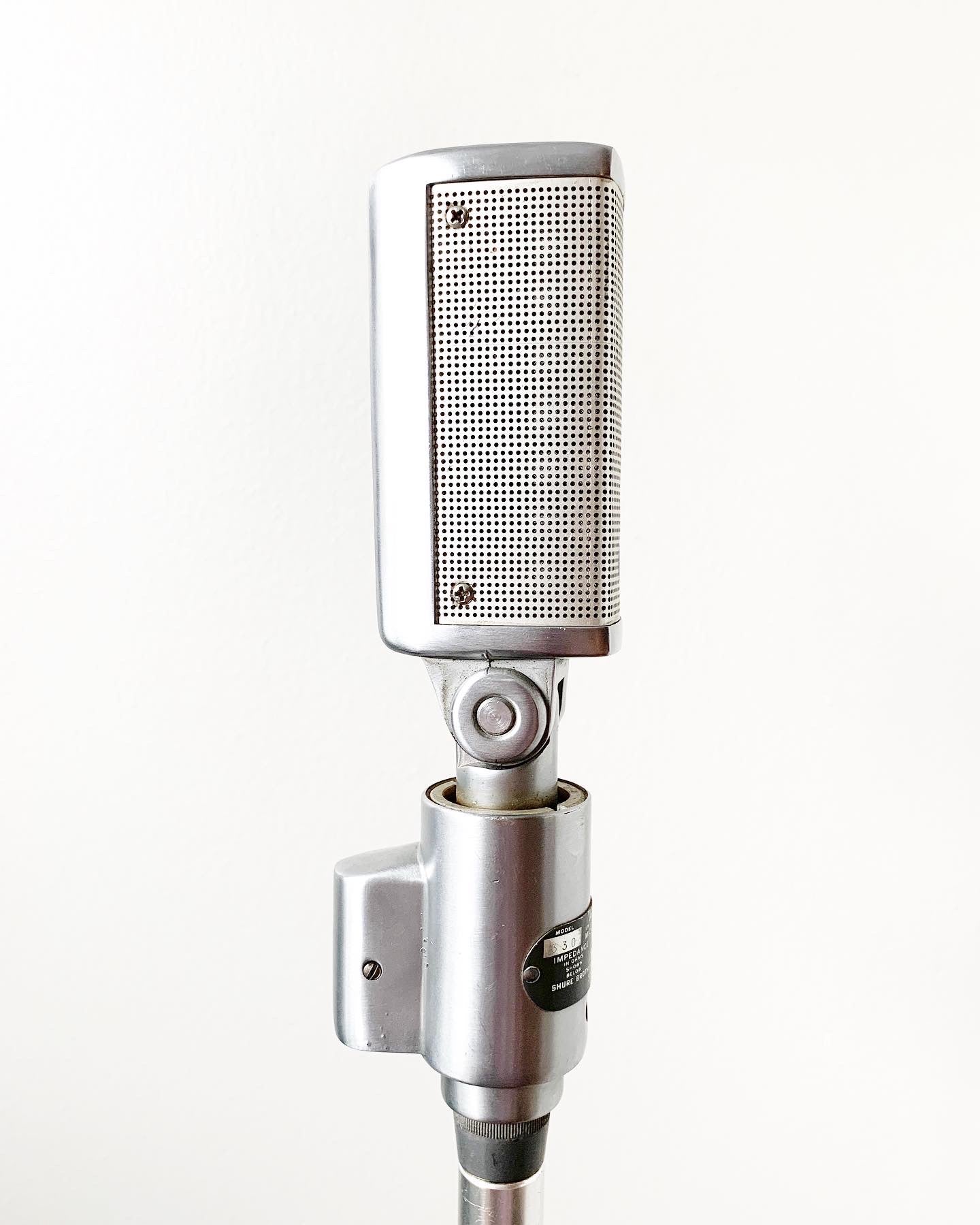 Shure 330 Ribbon Microphone