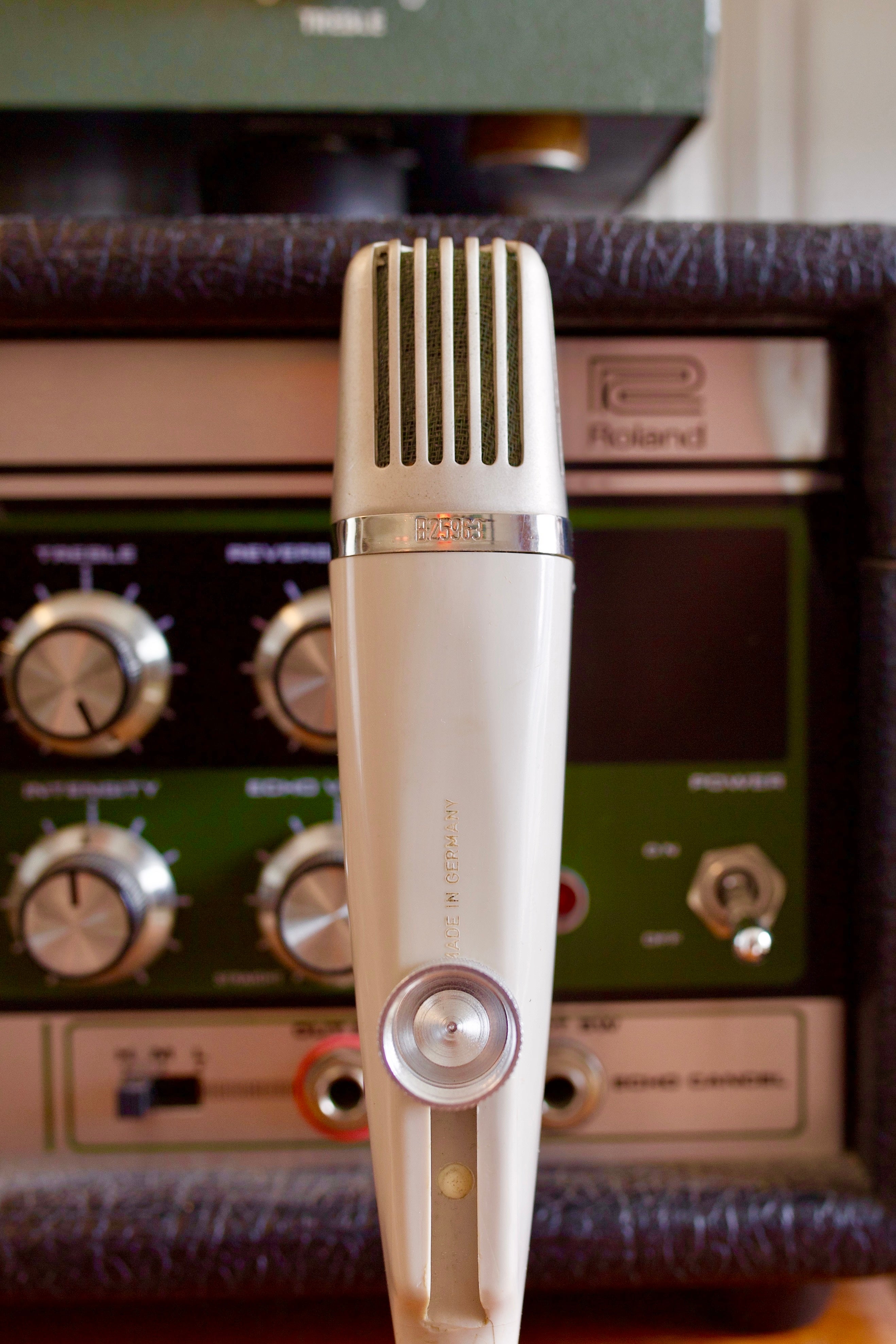 Grundig GBM125 Ribbon Microphone