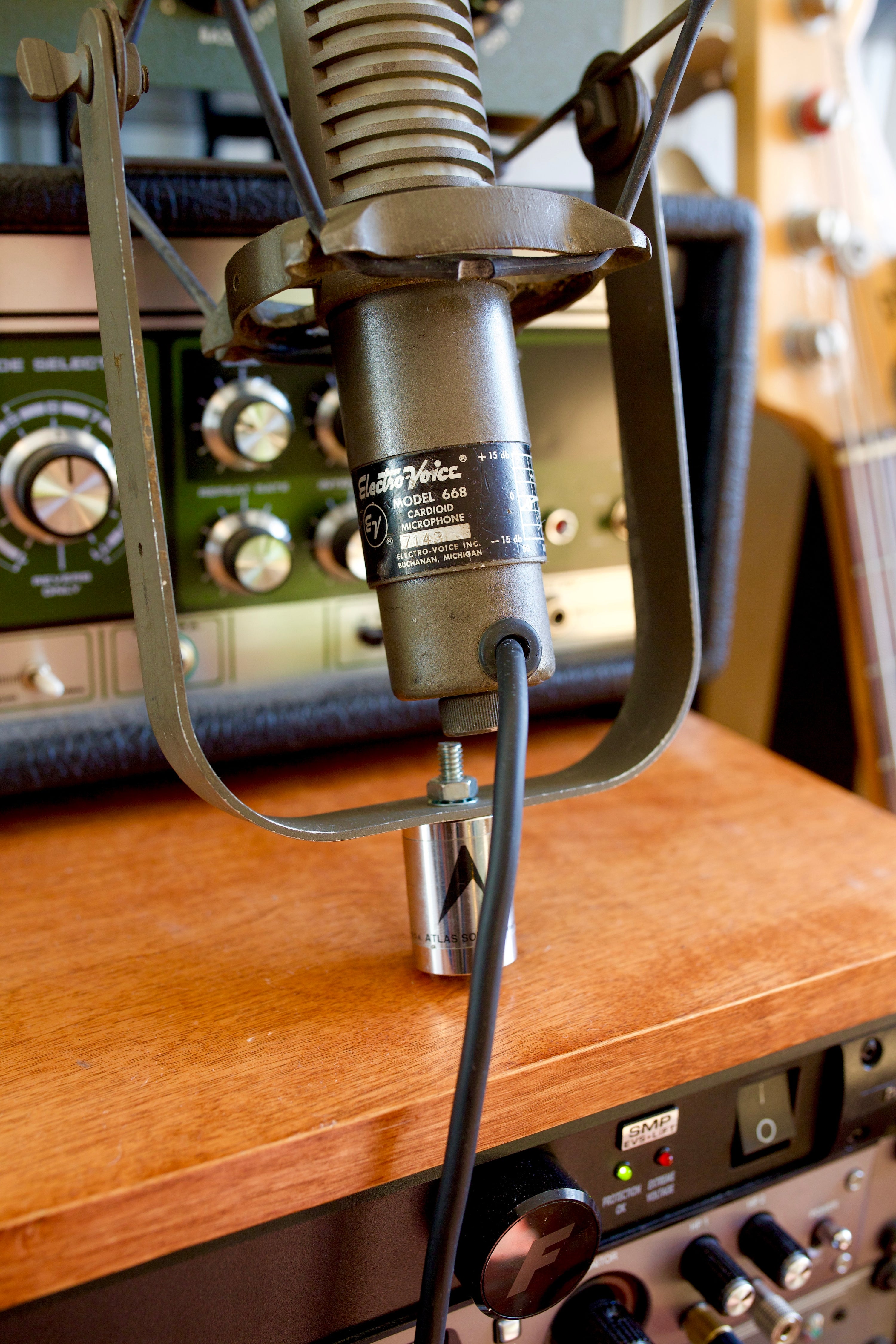 Electro Voice 668 Dynamic Microphone