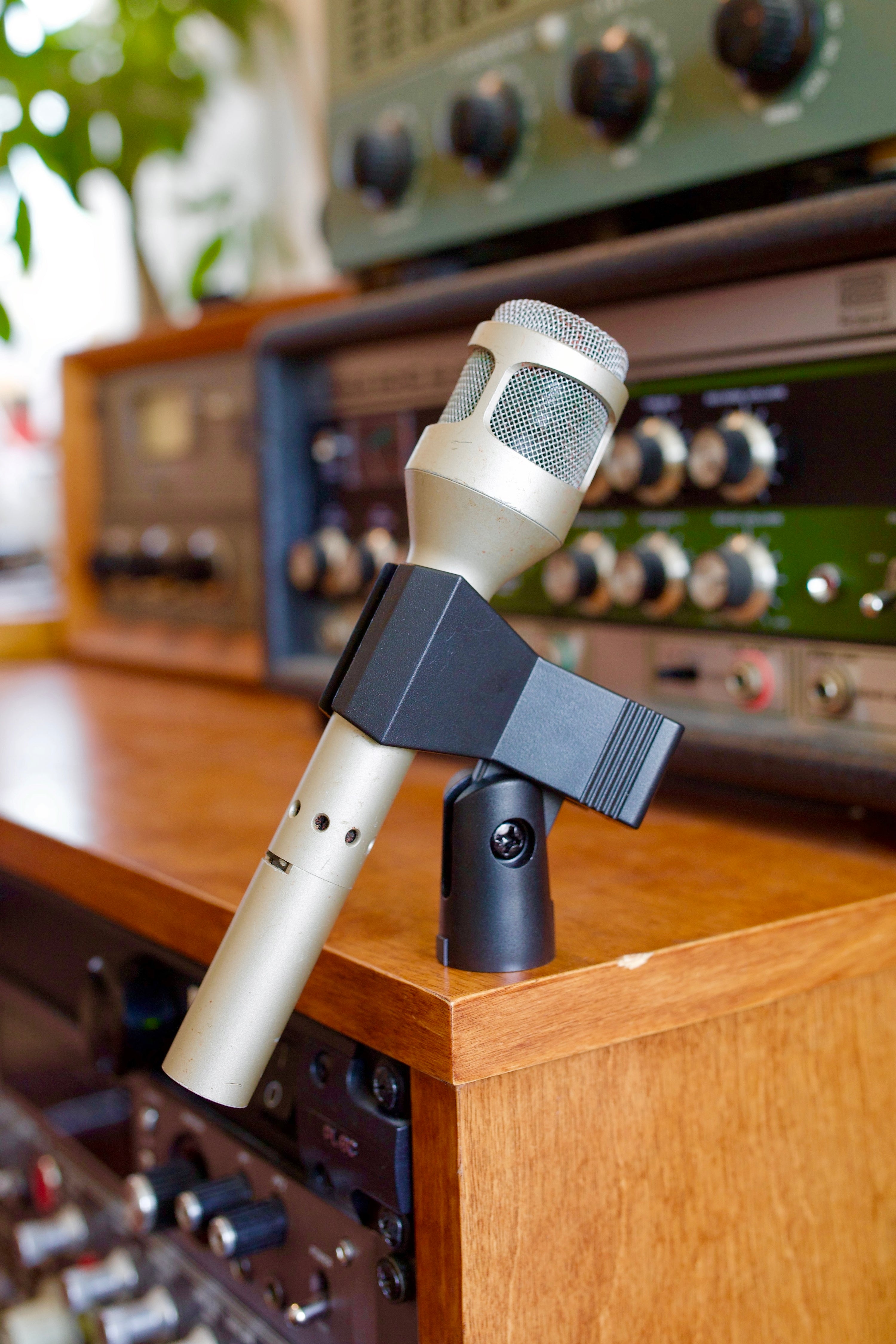 Shure SM53 Dynamic Microphone