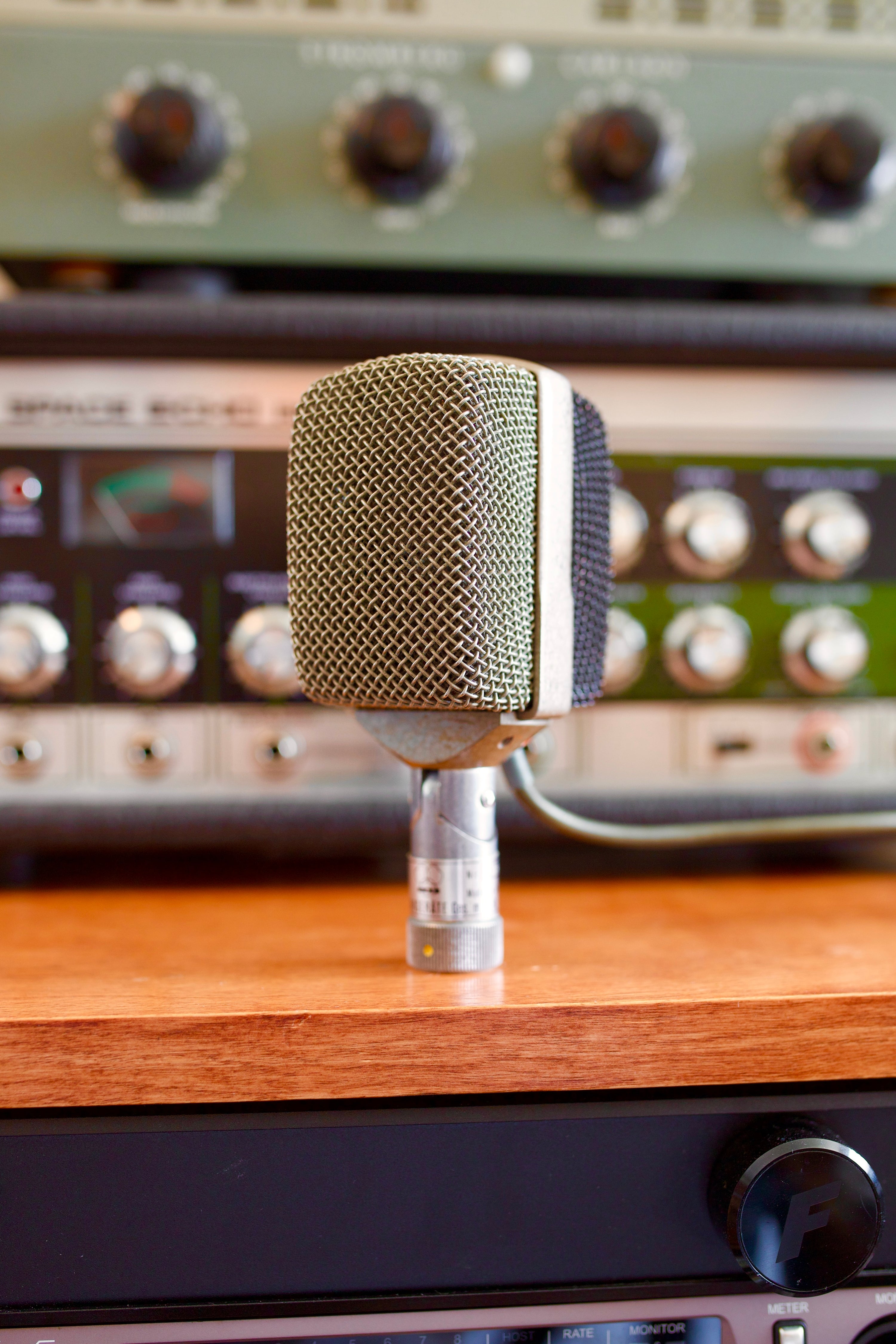 AKG D12 Dynamic Microphone