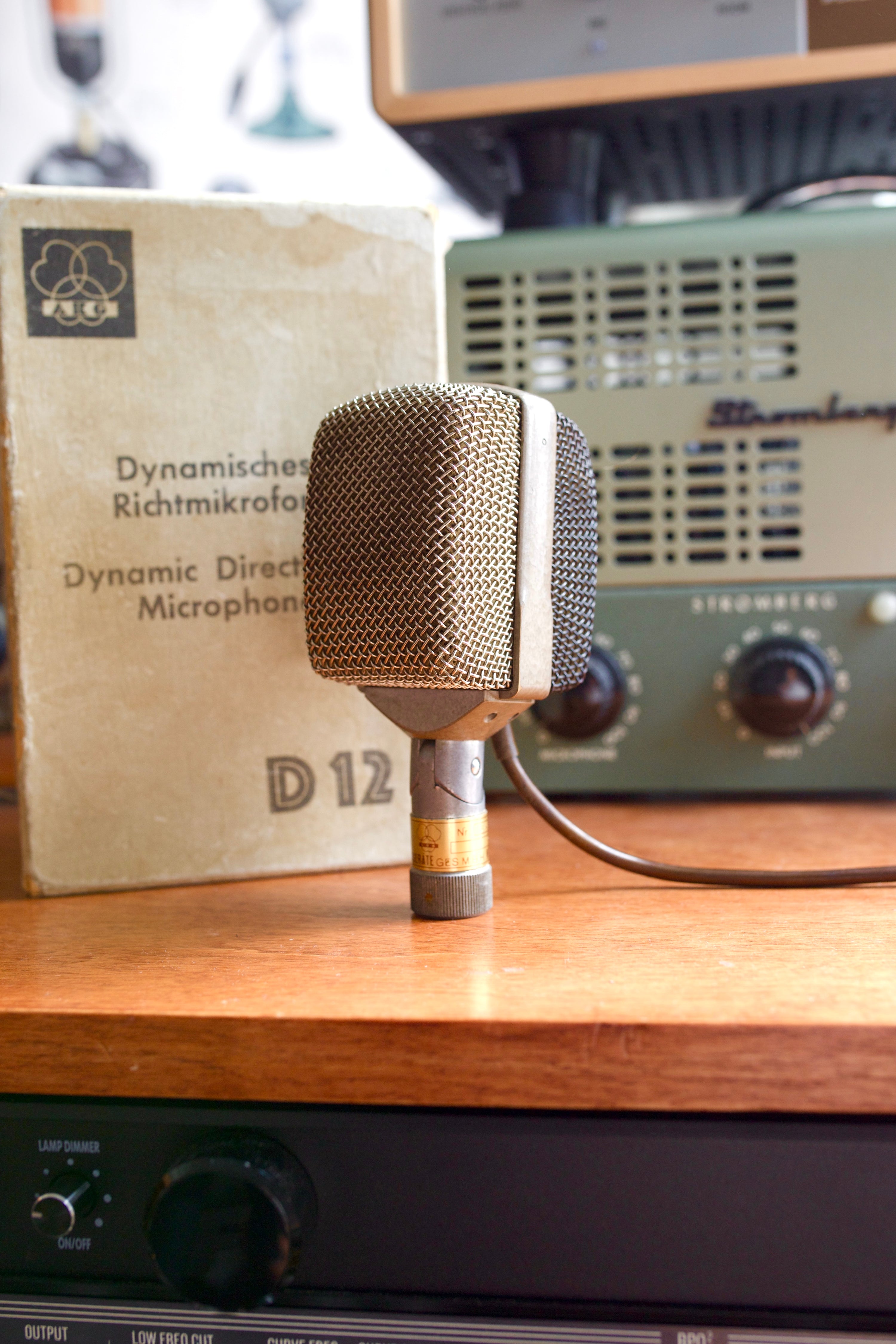 AKG D12 Dynamic Microphone