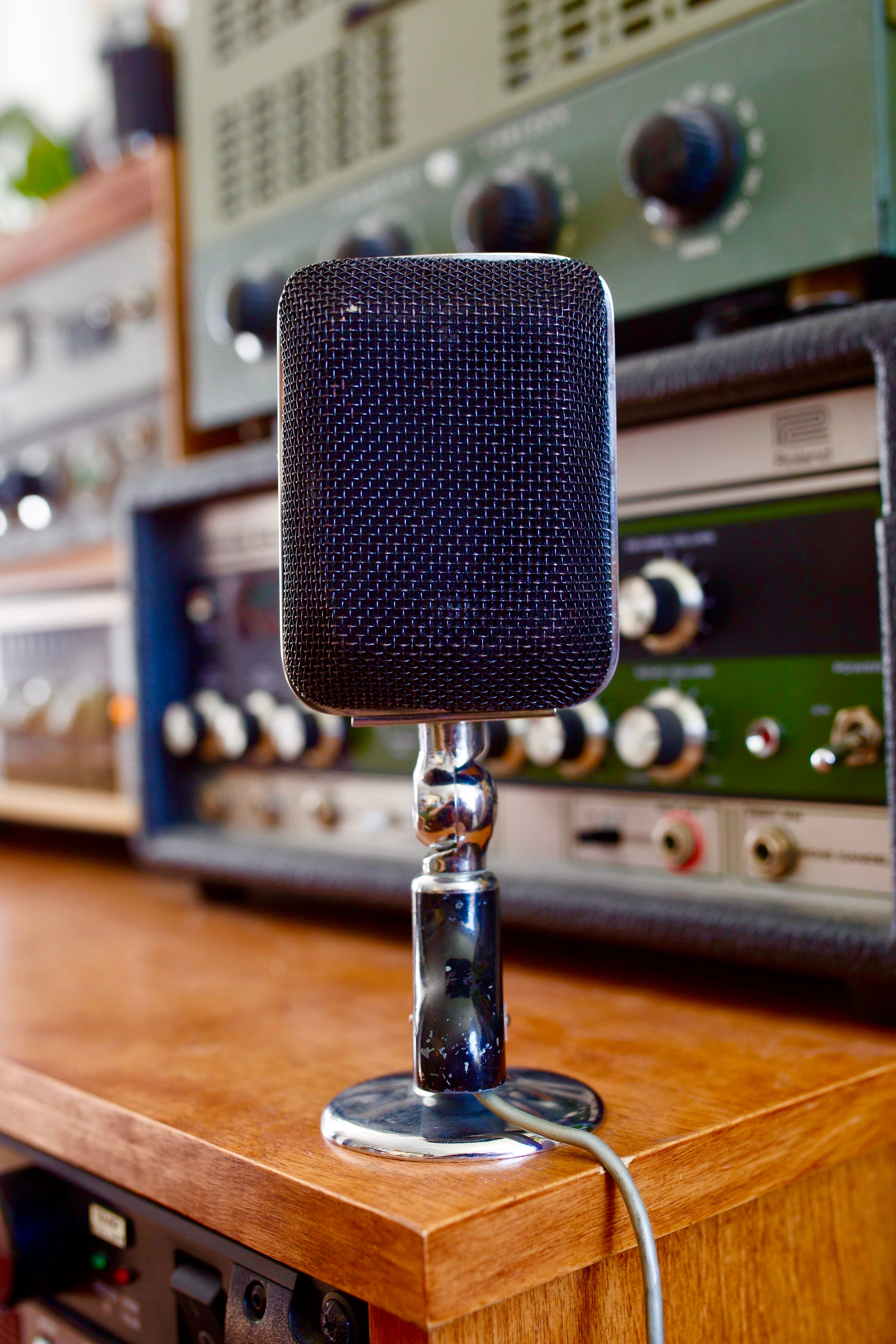 Schumann MDS3N Dynamic Microphone