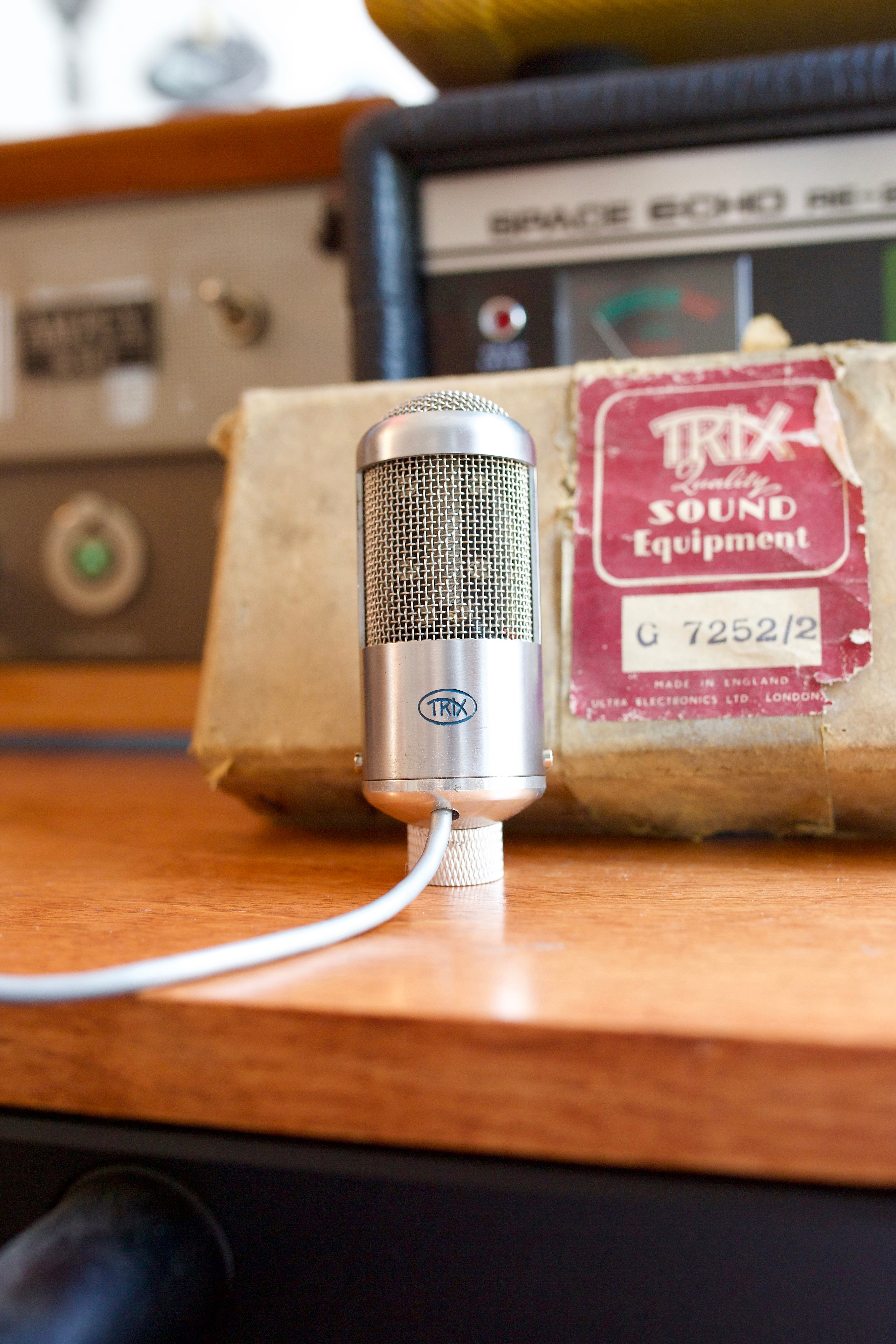 Trix G7823 Ribbon Microphone – Cole Picks Vintage
