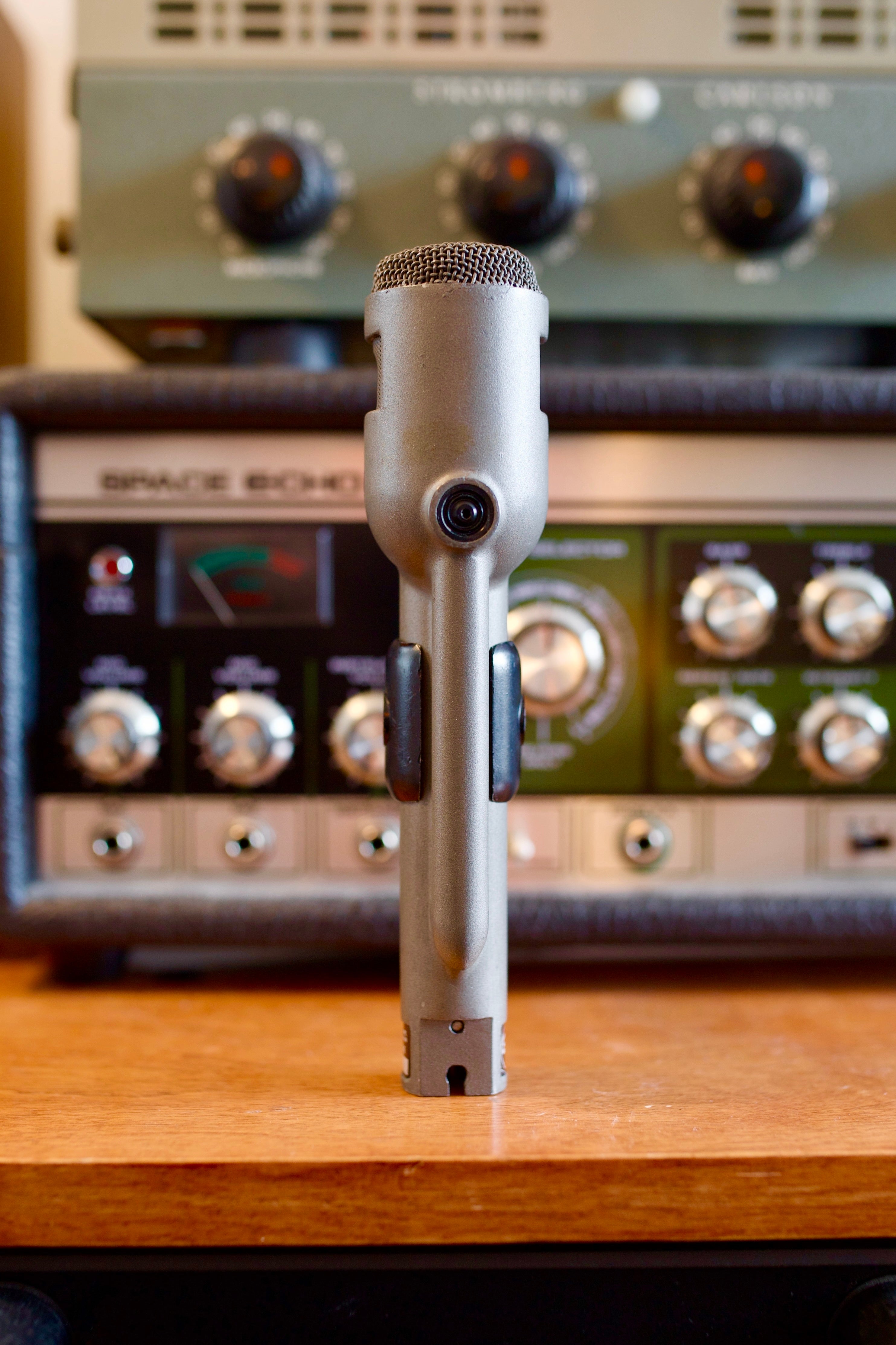 Electro Voice 666 Dynamic Microphone