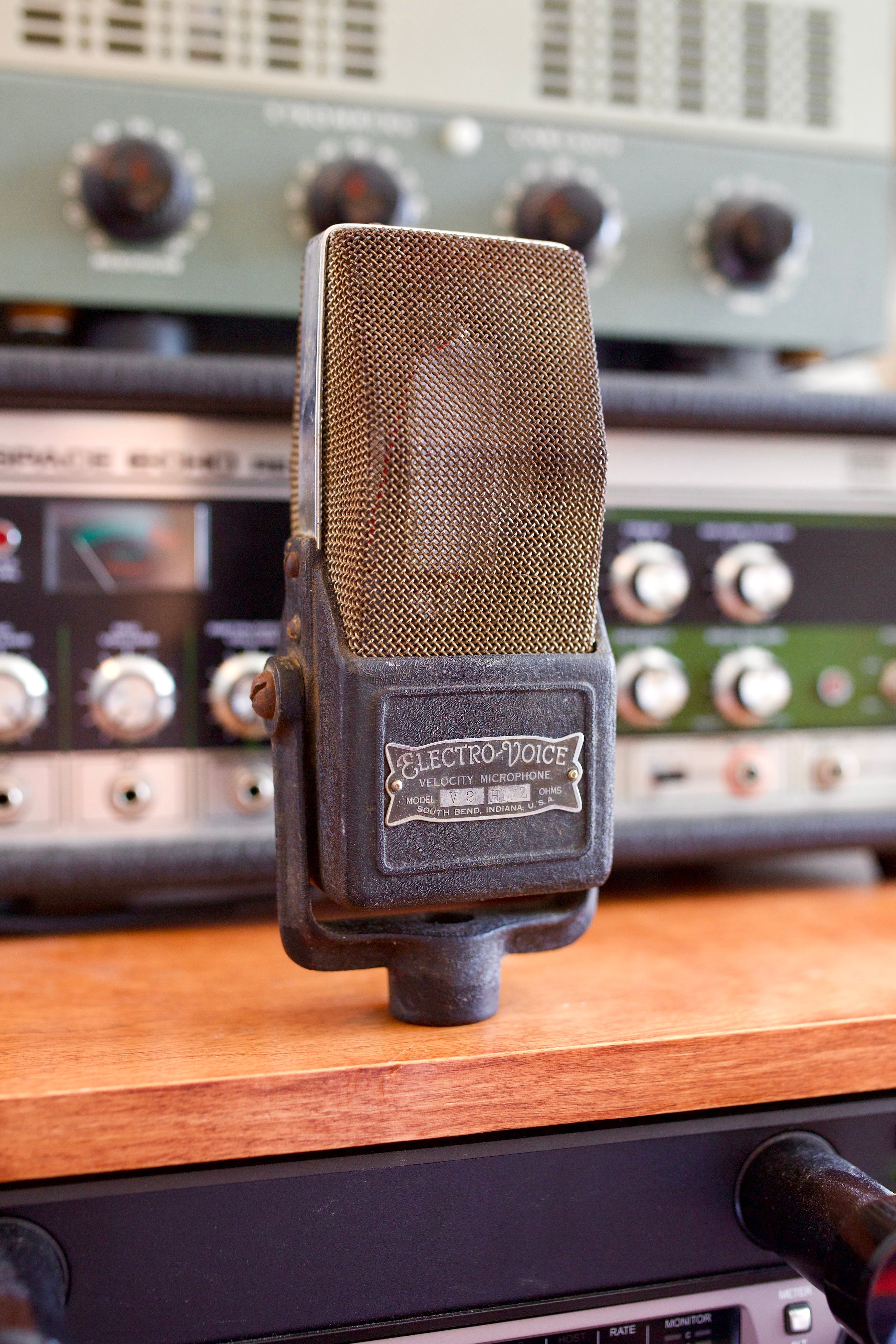 Electro Voice V2 Ribbon Microphone