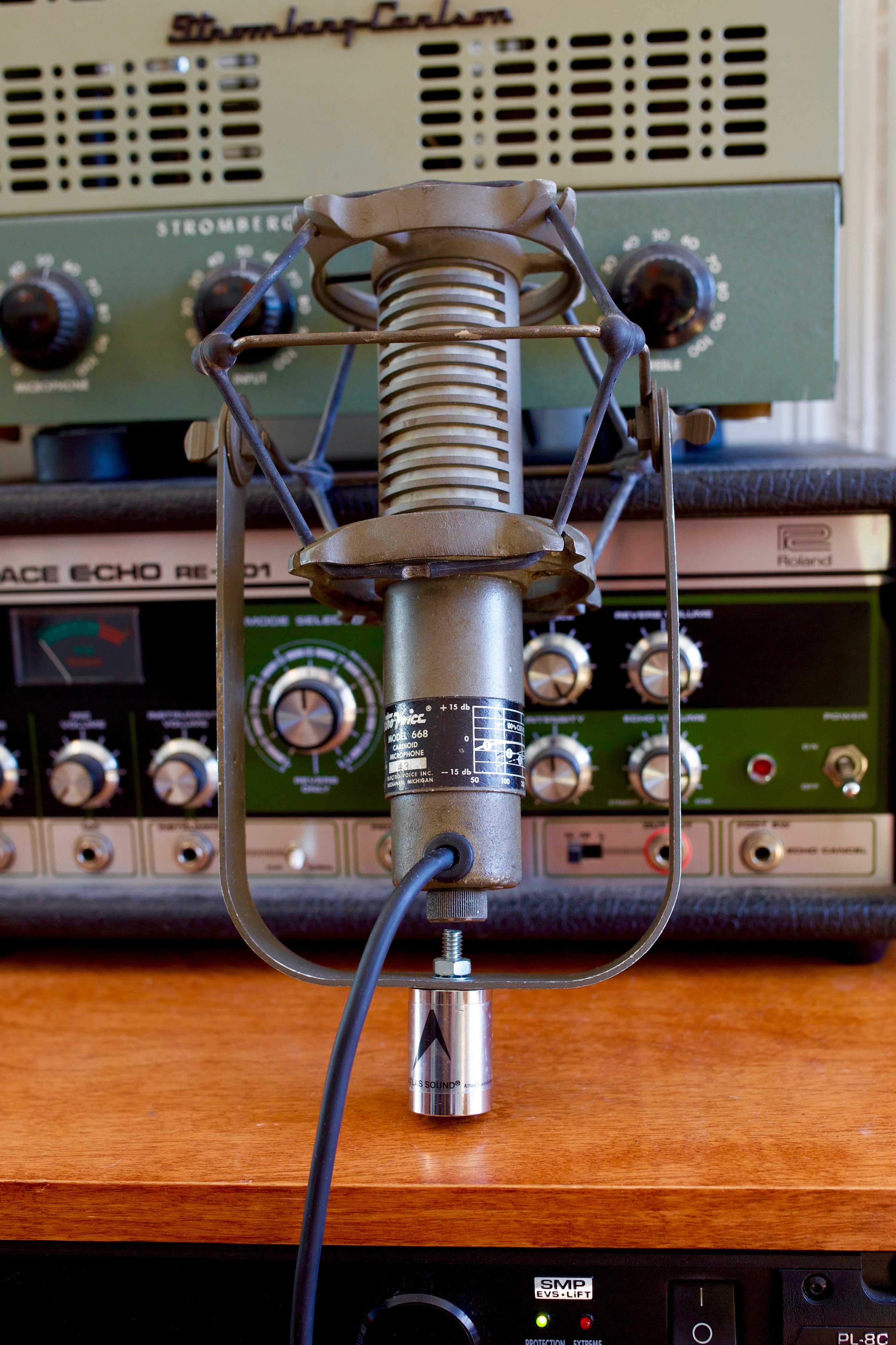 Electro Voice 668 Dynamic Microphone