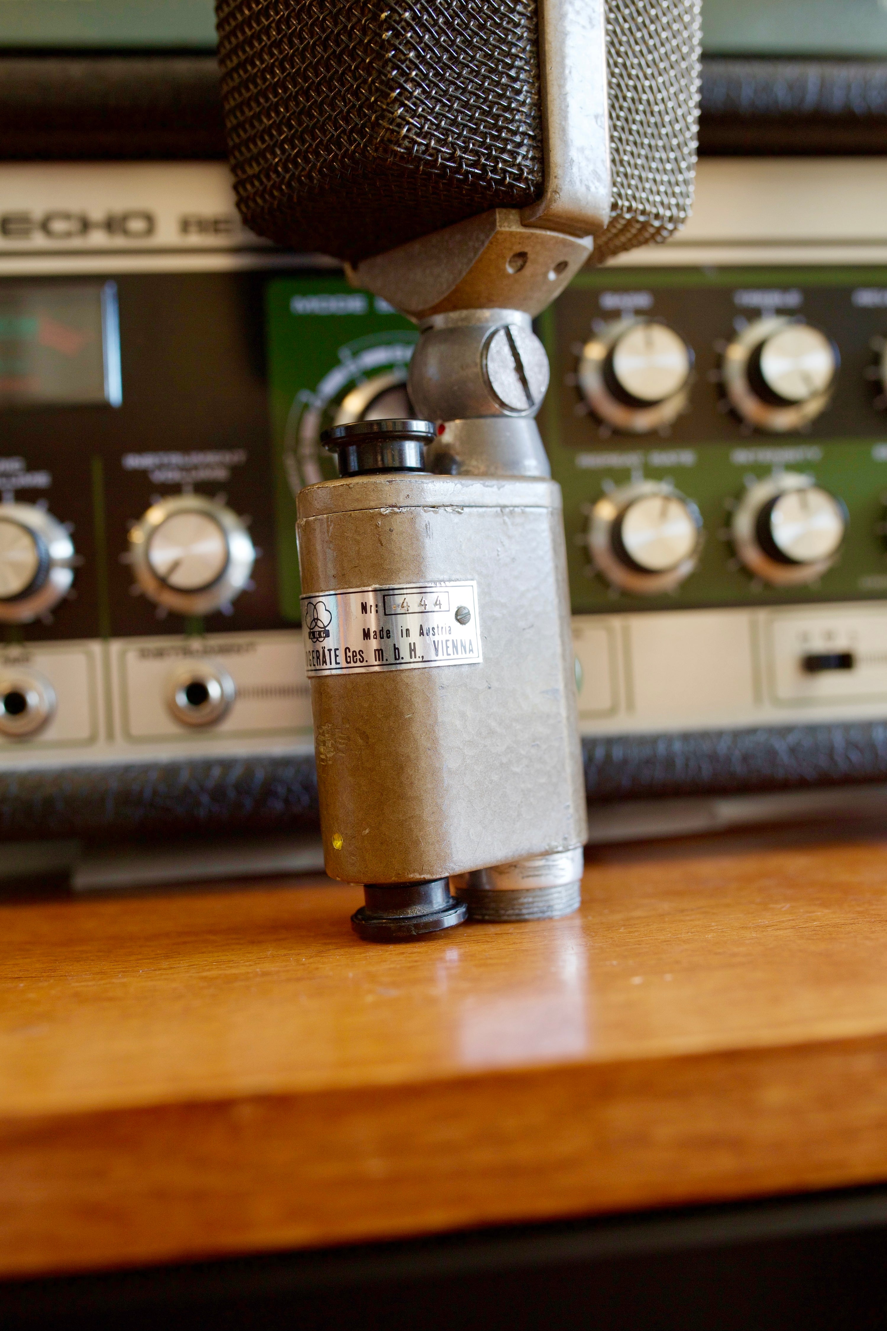 AKG D30 Dynamic Microphone