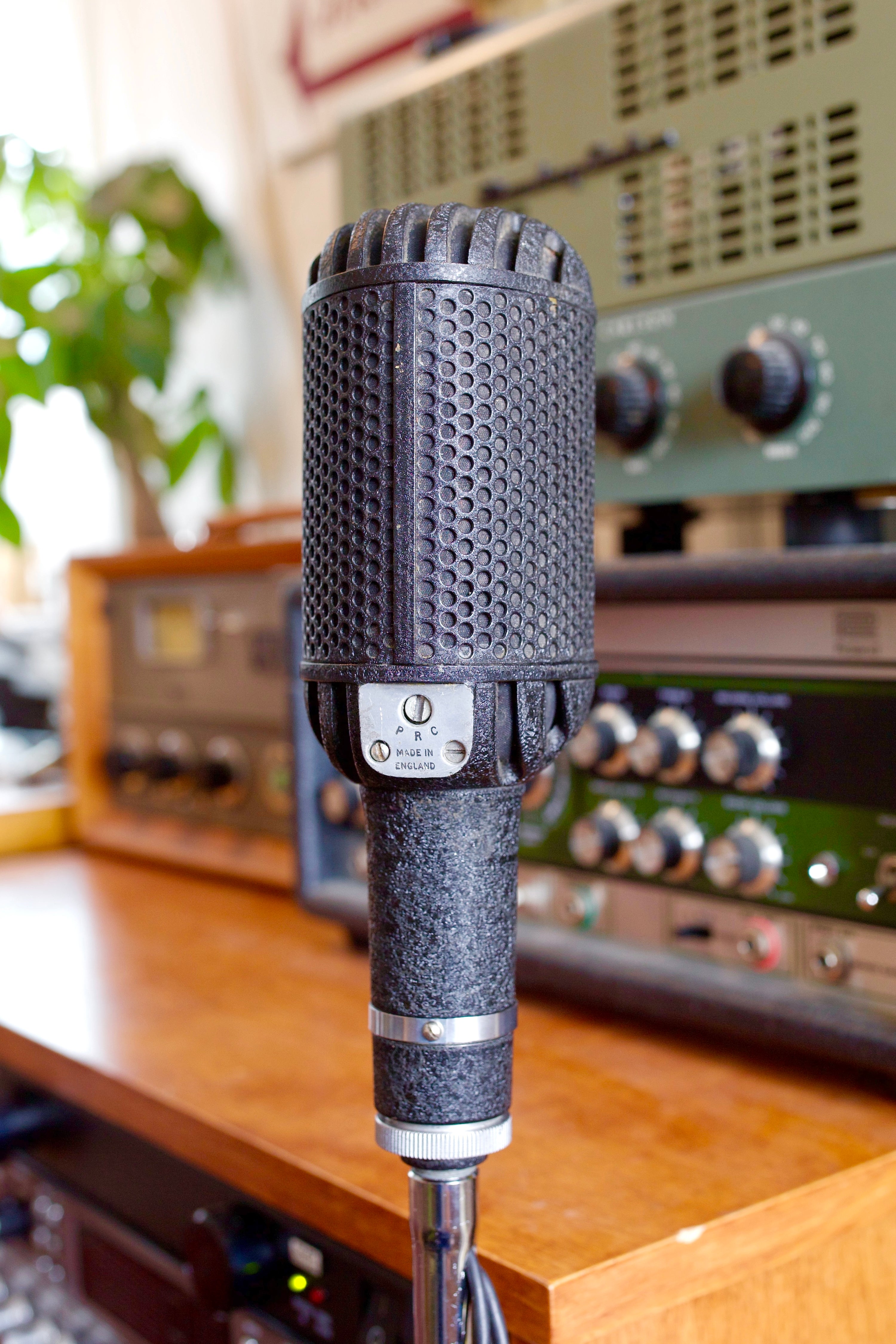 STC 4033A Ribbon & Dynamic Microphone