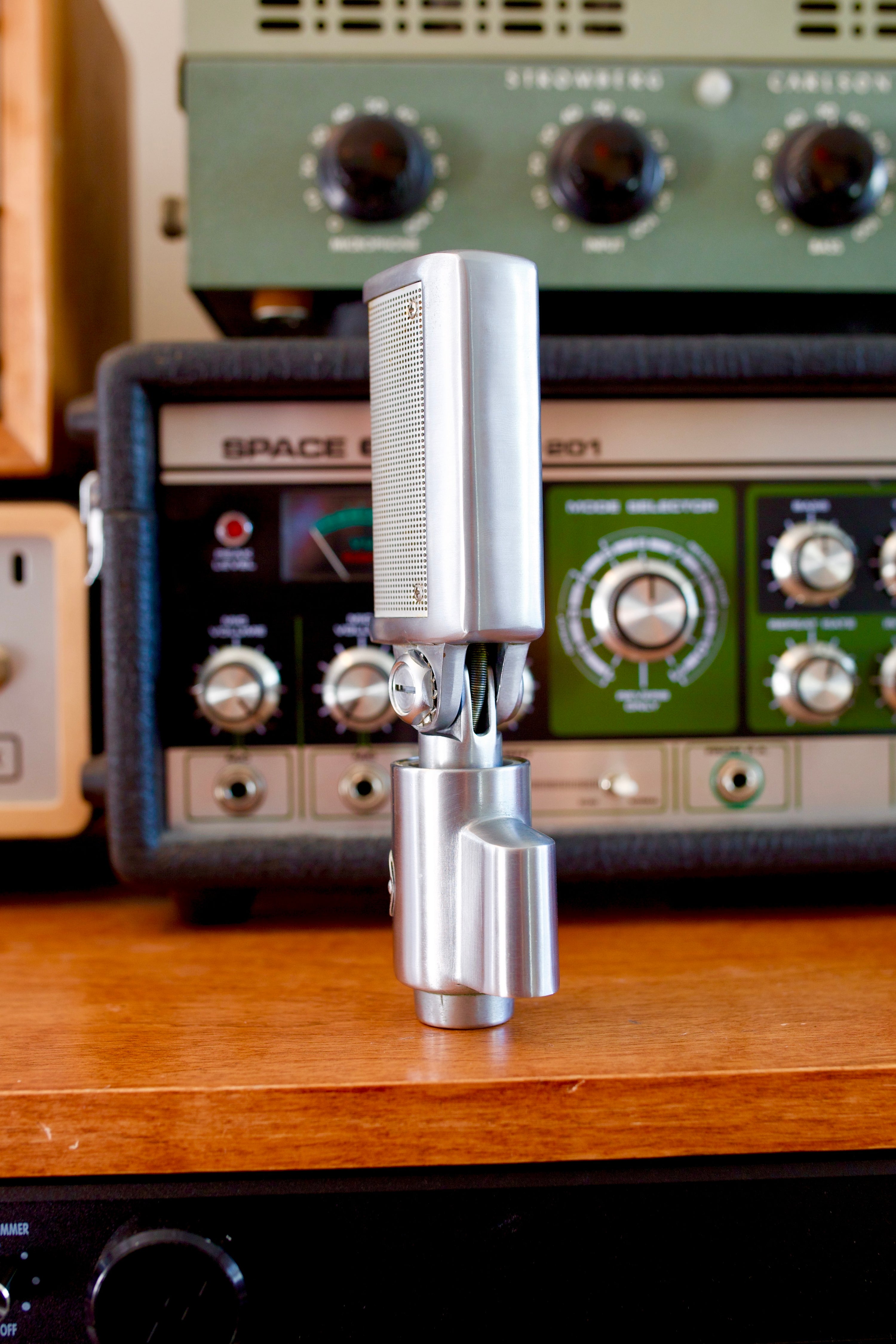 Shure 330 Ribbon Microphone