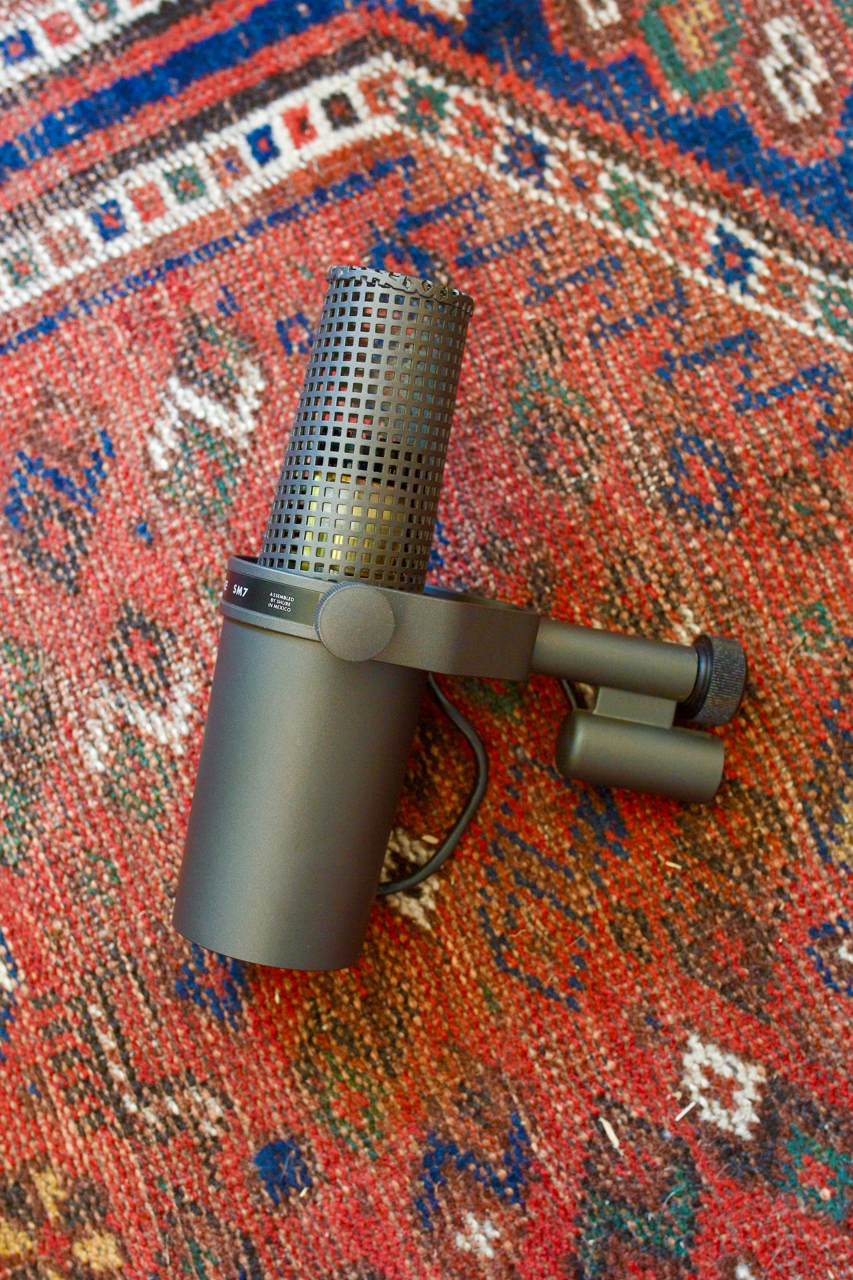 Shure SM7 Dynamic Microphone