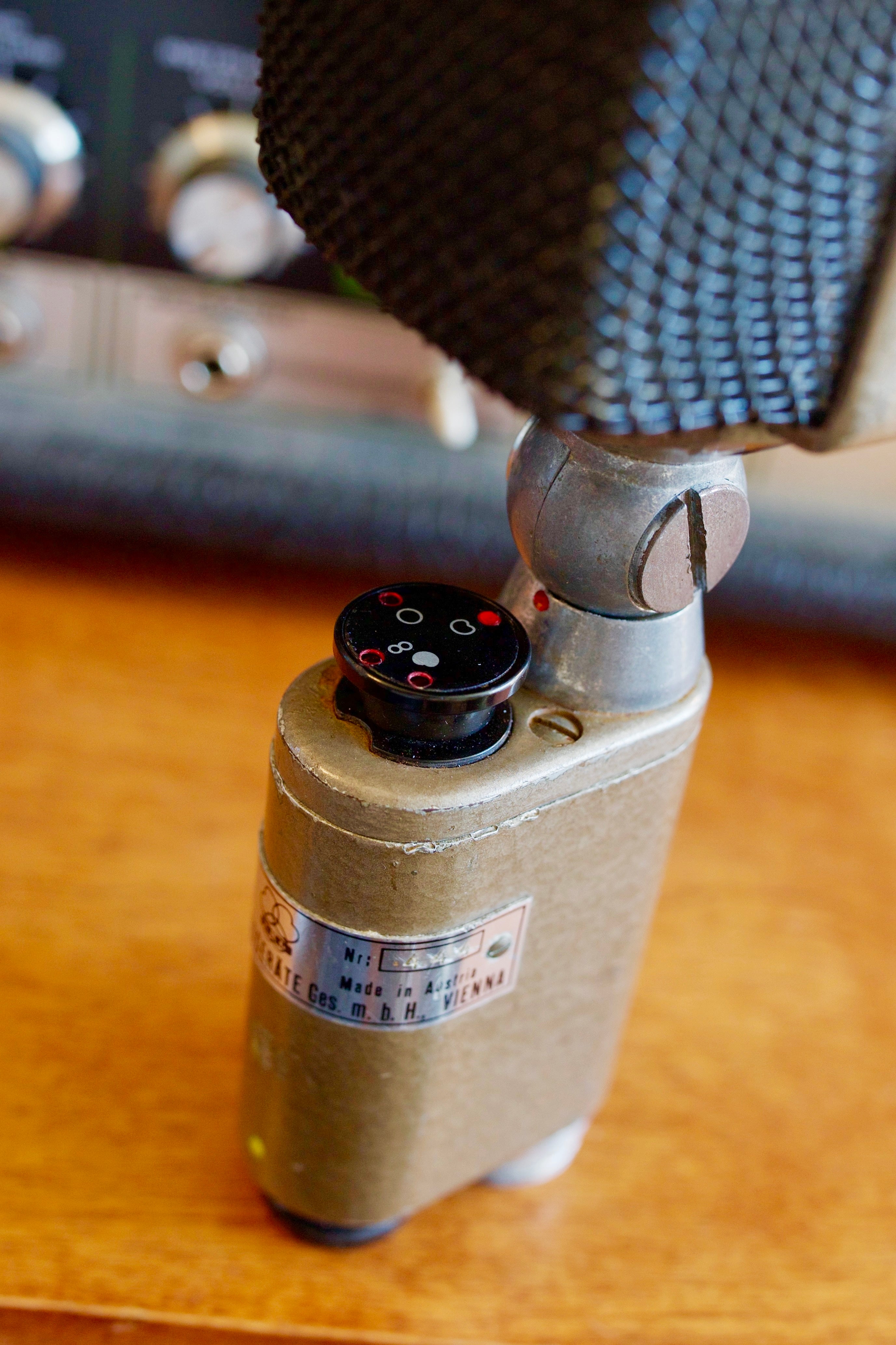 AKG D30 Dynamic Microphone