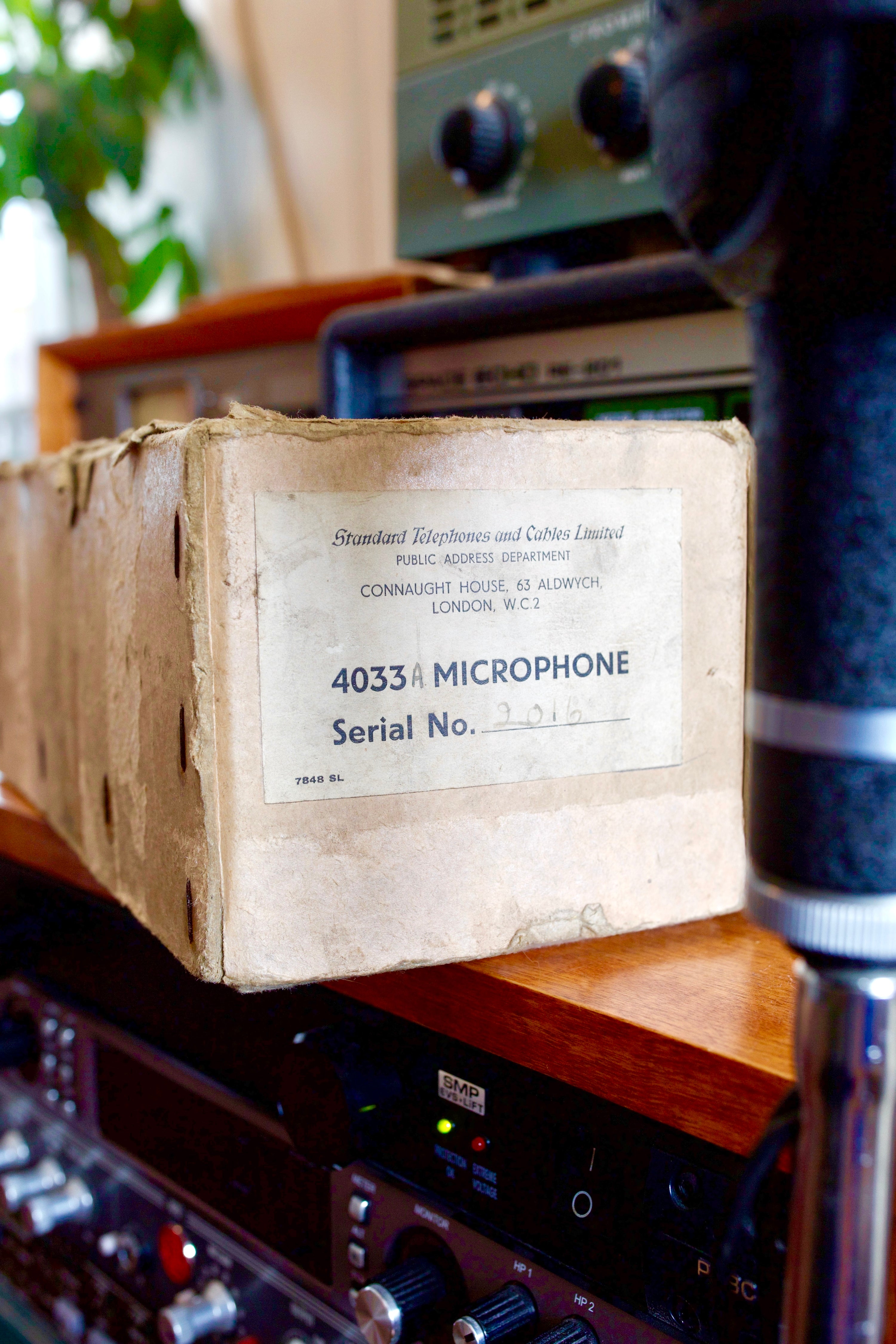 STC 4033A Ribbon & Dynamic Microphone