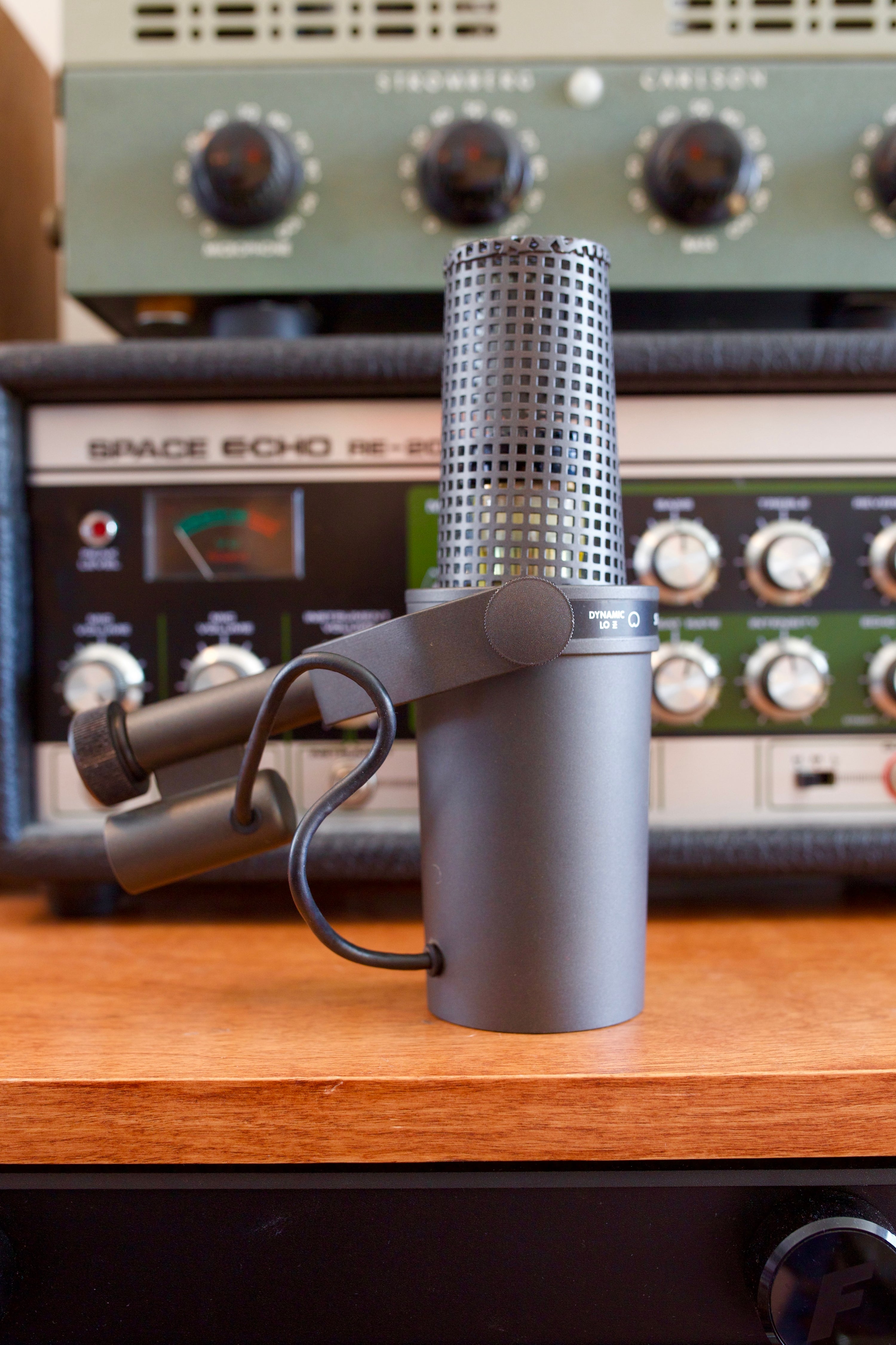 Shure SM7 Dynamic Microphone