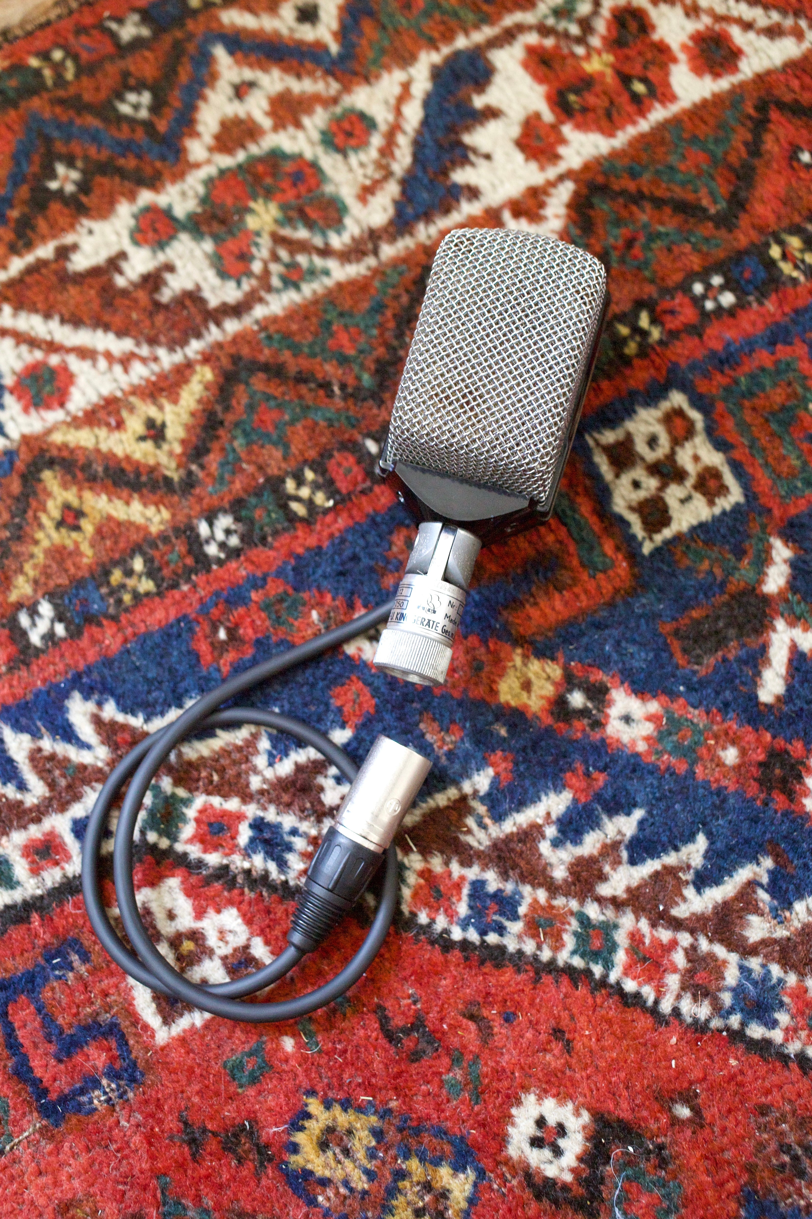 05 AKG D12 ビンテージ AKG D12 Dynamic Microphone – Cole Picks Vintage