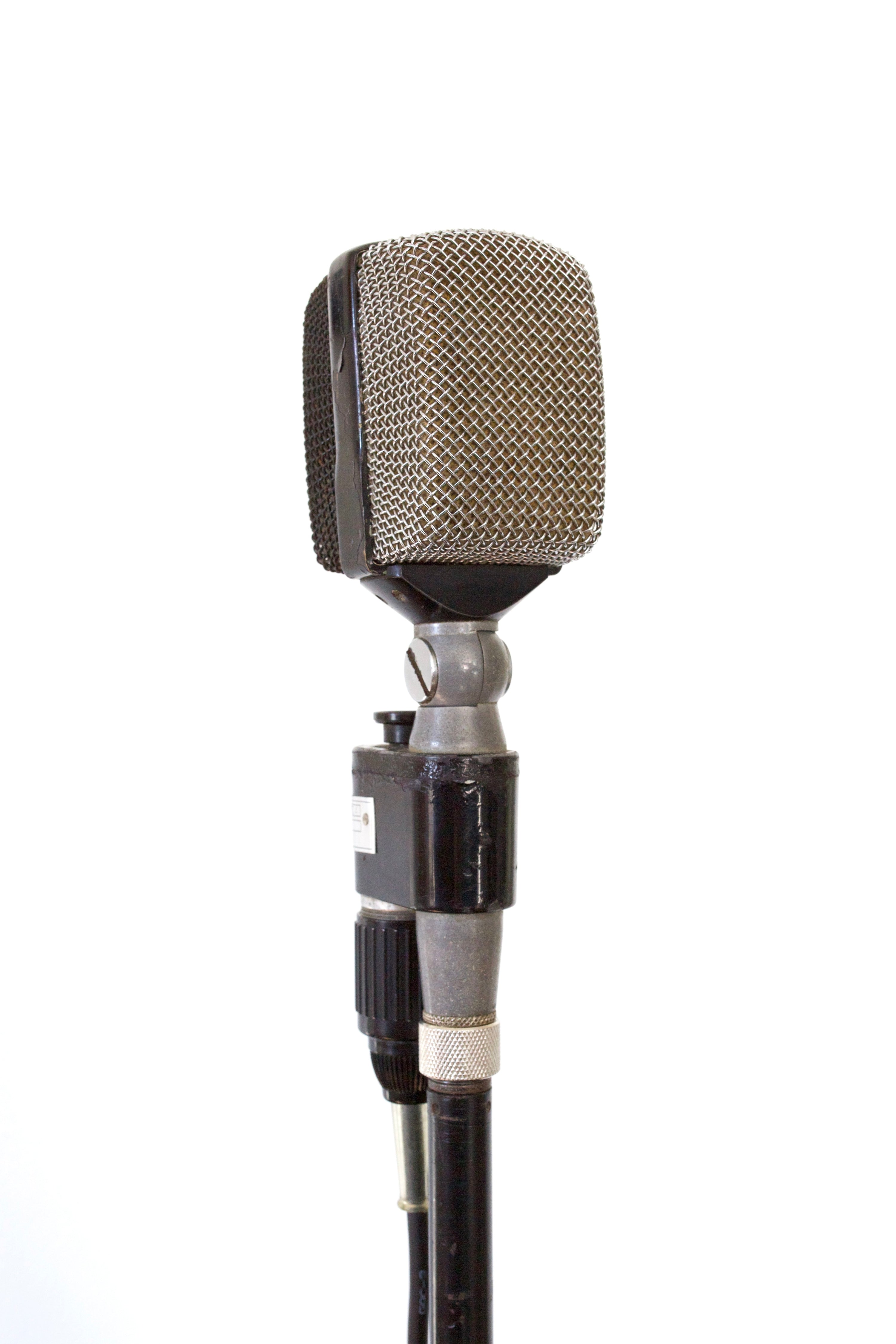 AKG D20 Dynamic Microphone