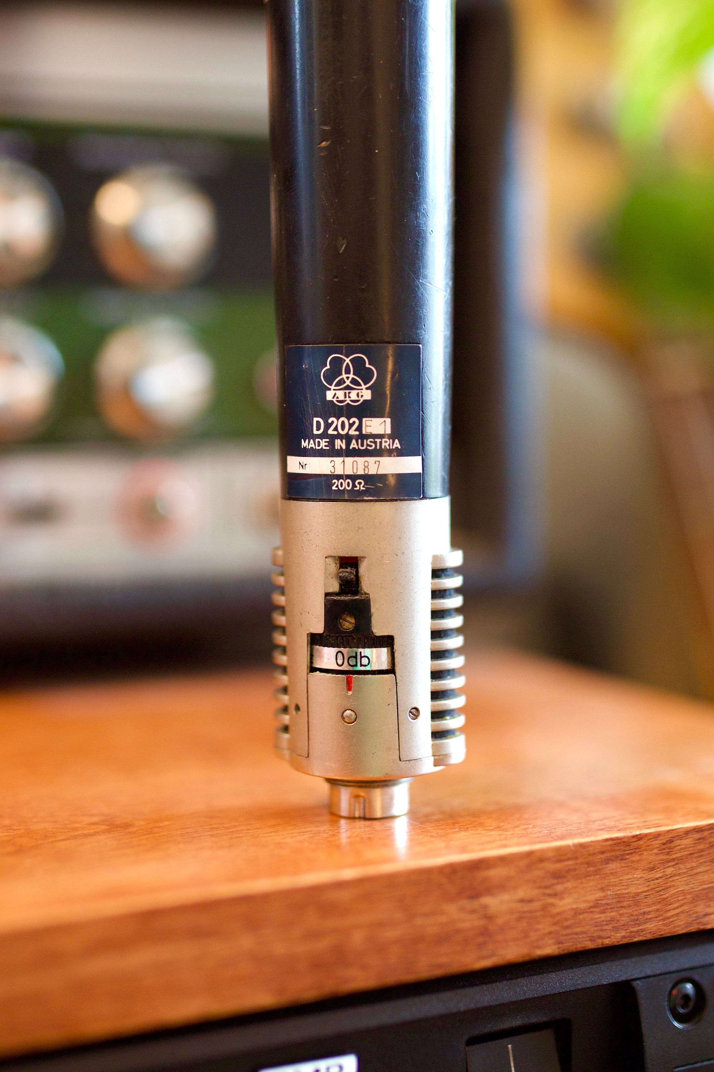 AKG D202 E1 Dynamic Microphone