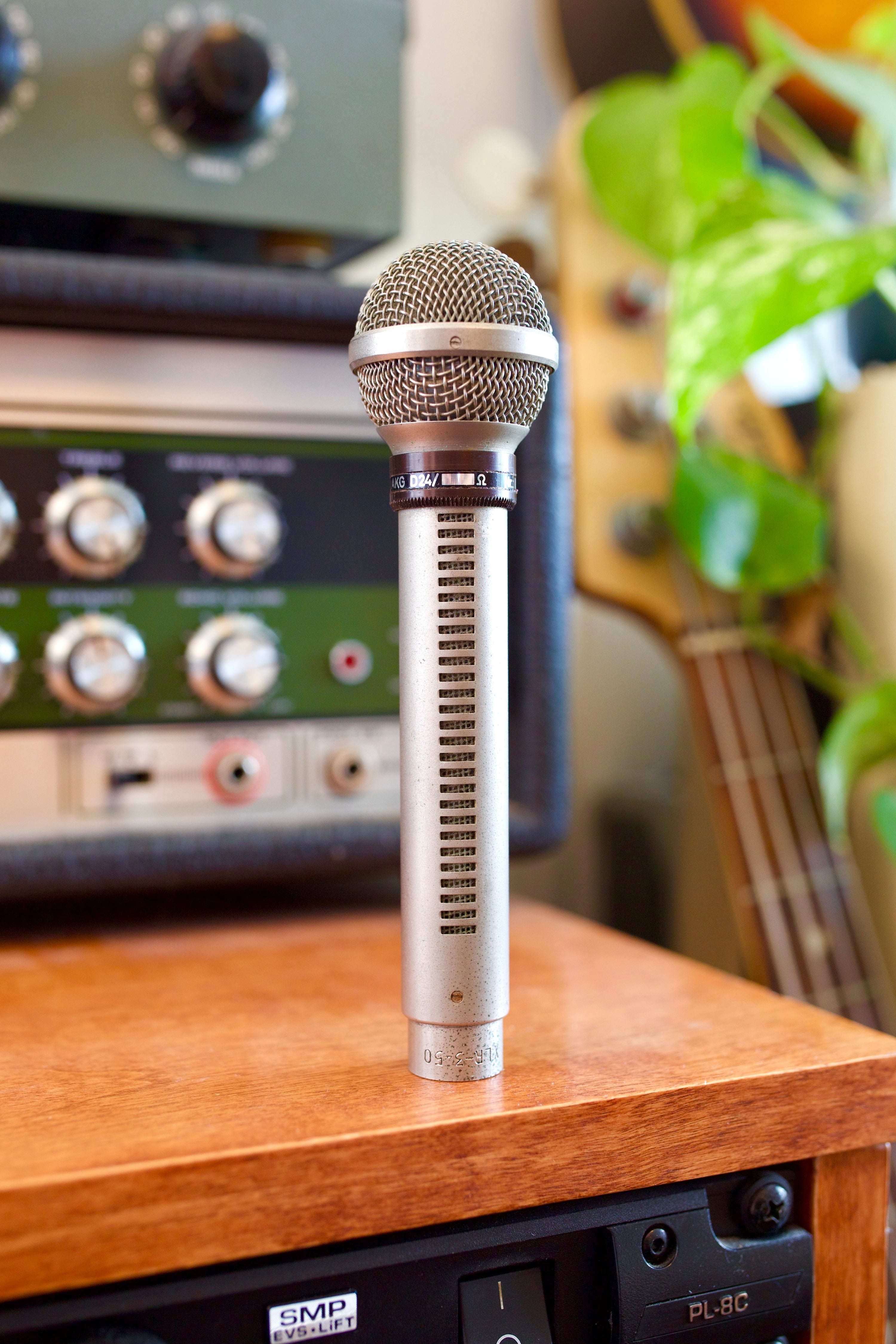 AKG D24E Dynamic Microphone