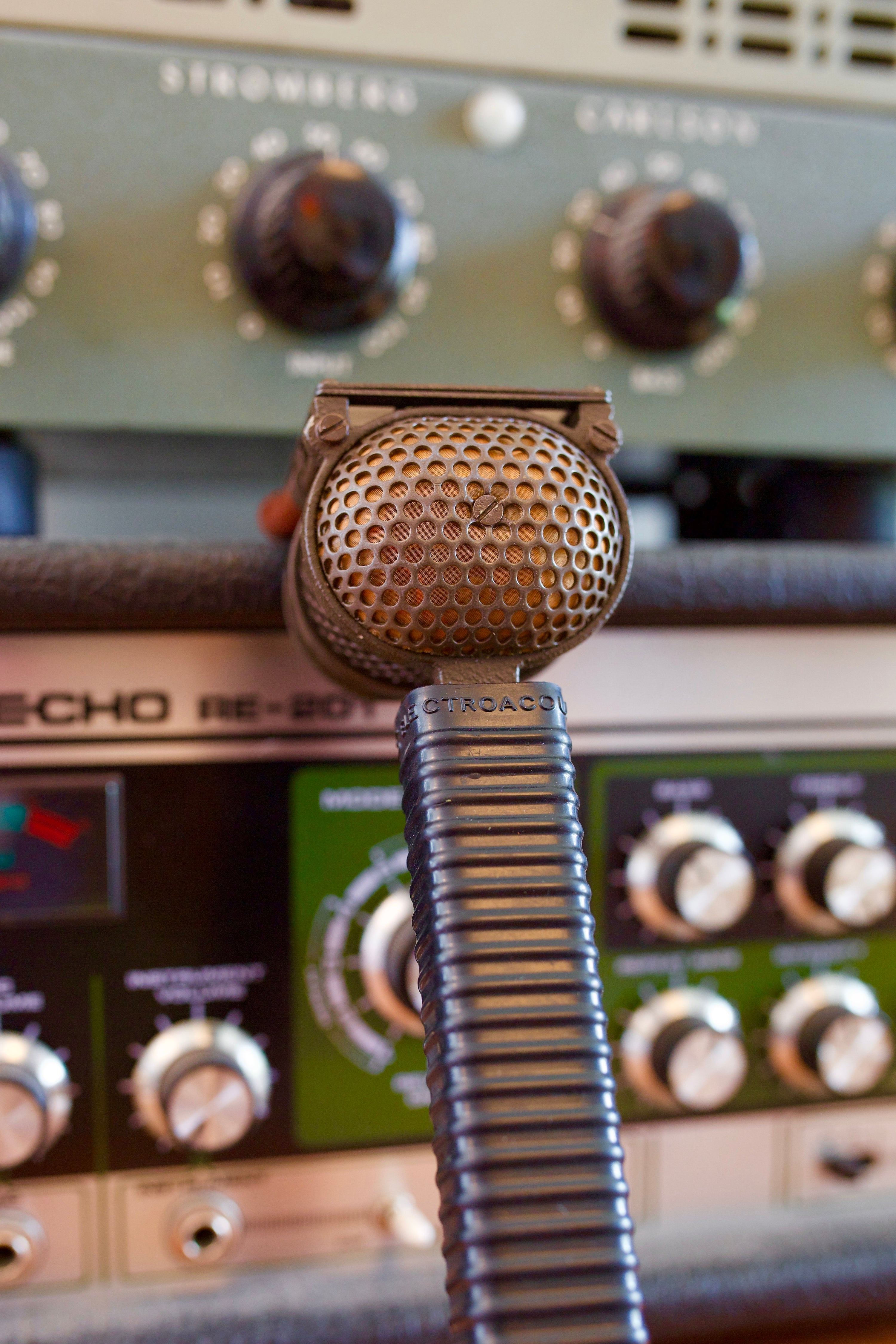 Coles 4104 Ribbon Microphone