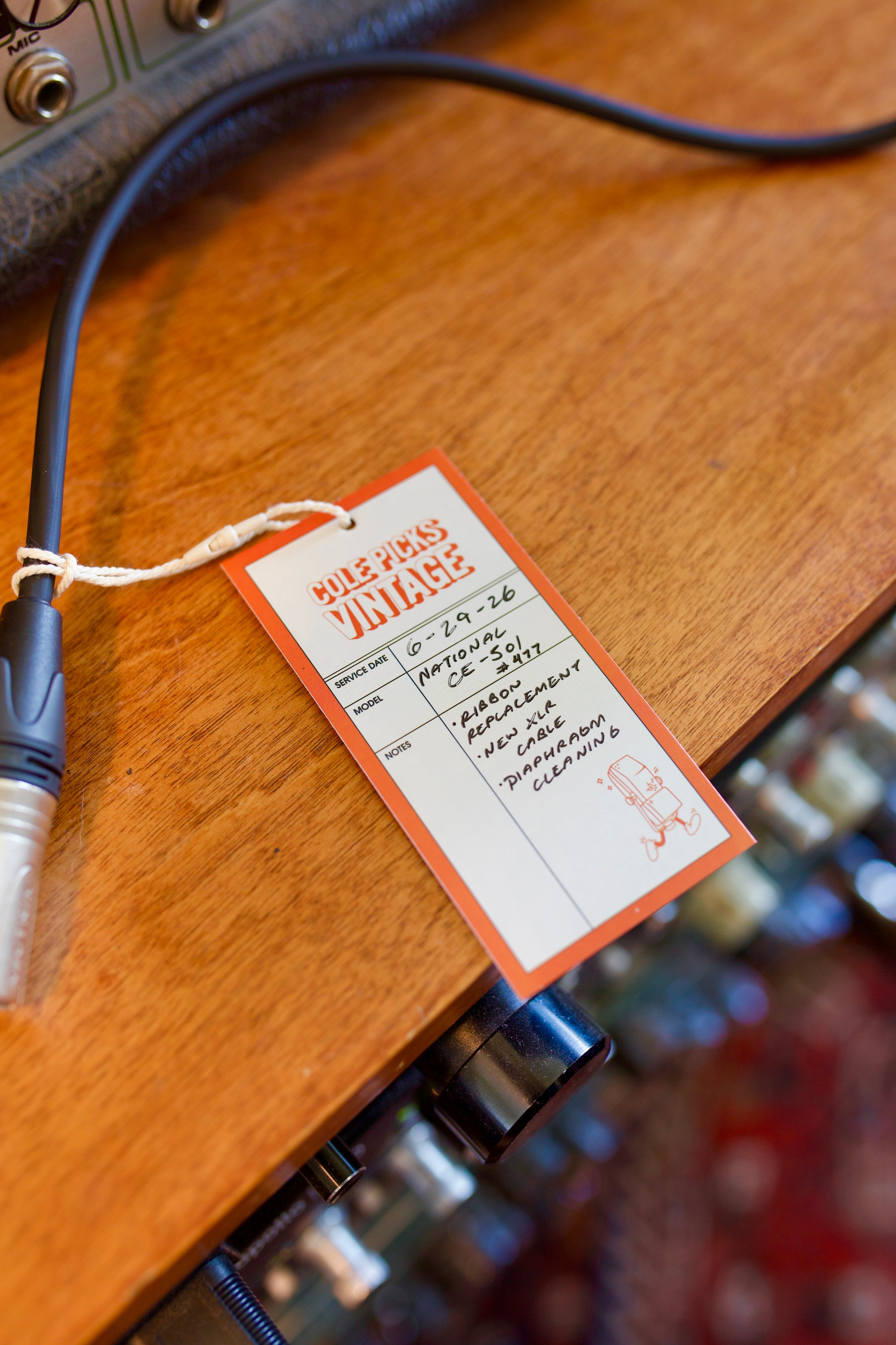 National CE-501 Ribbon & Dynamic Microphone