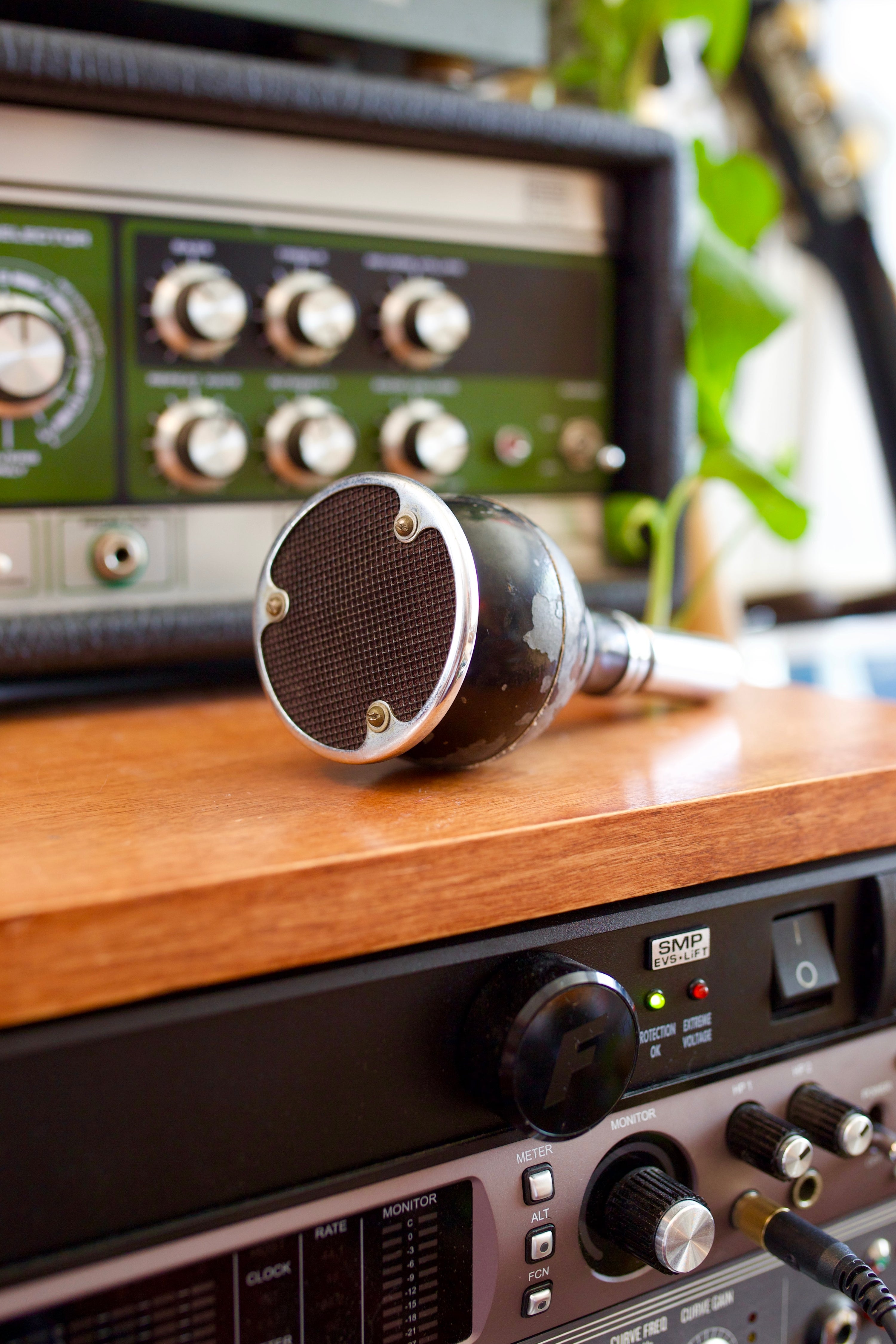 STC 4021C Dynamic Microphone
