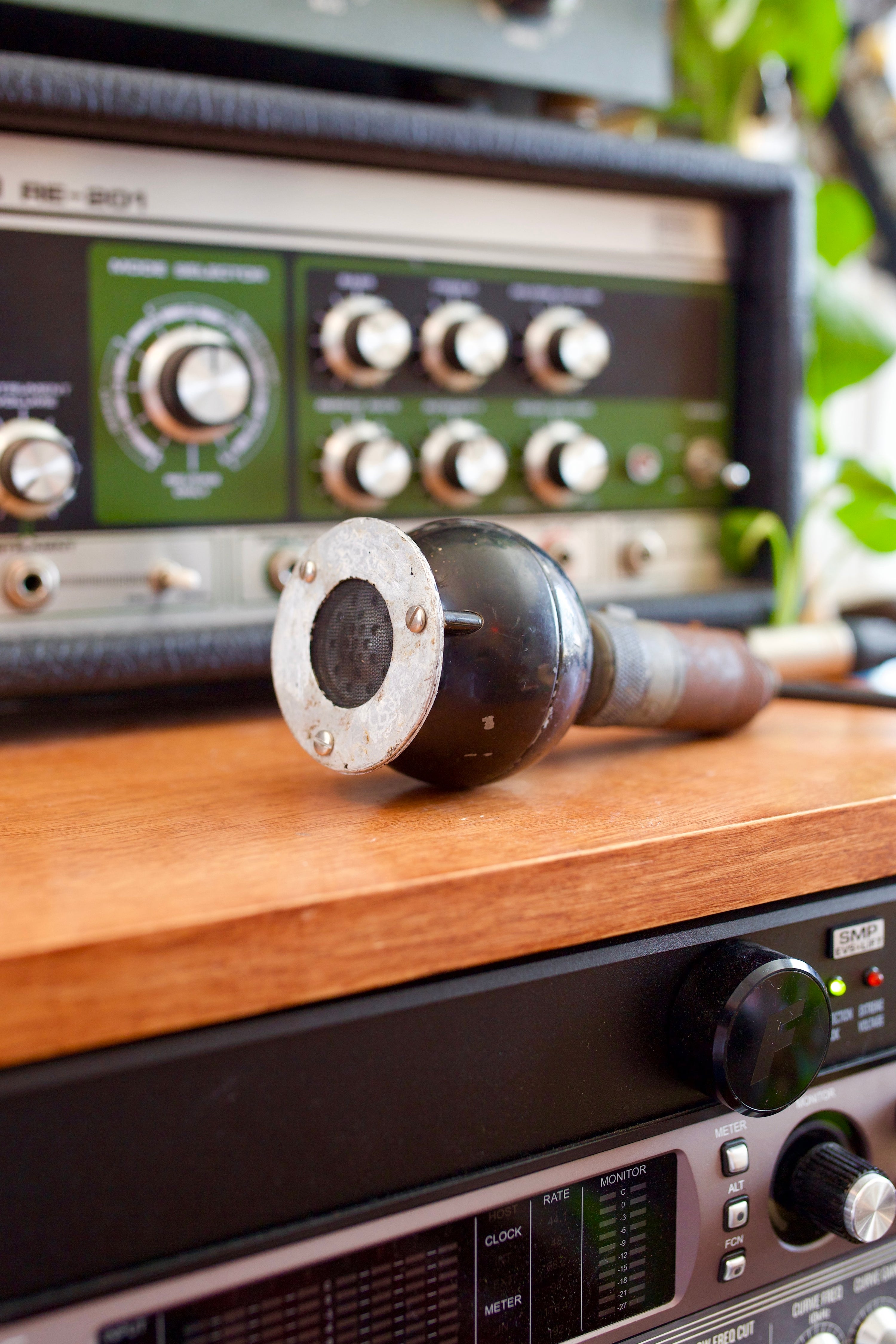 STC 4021D Dynamic Microphone