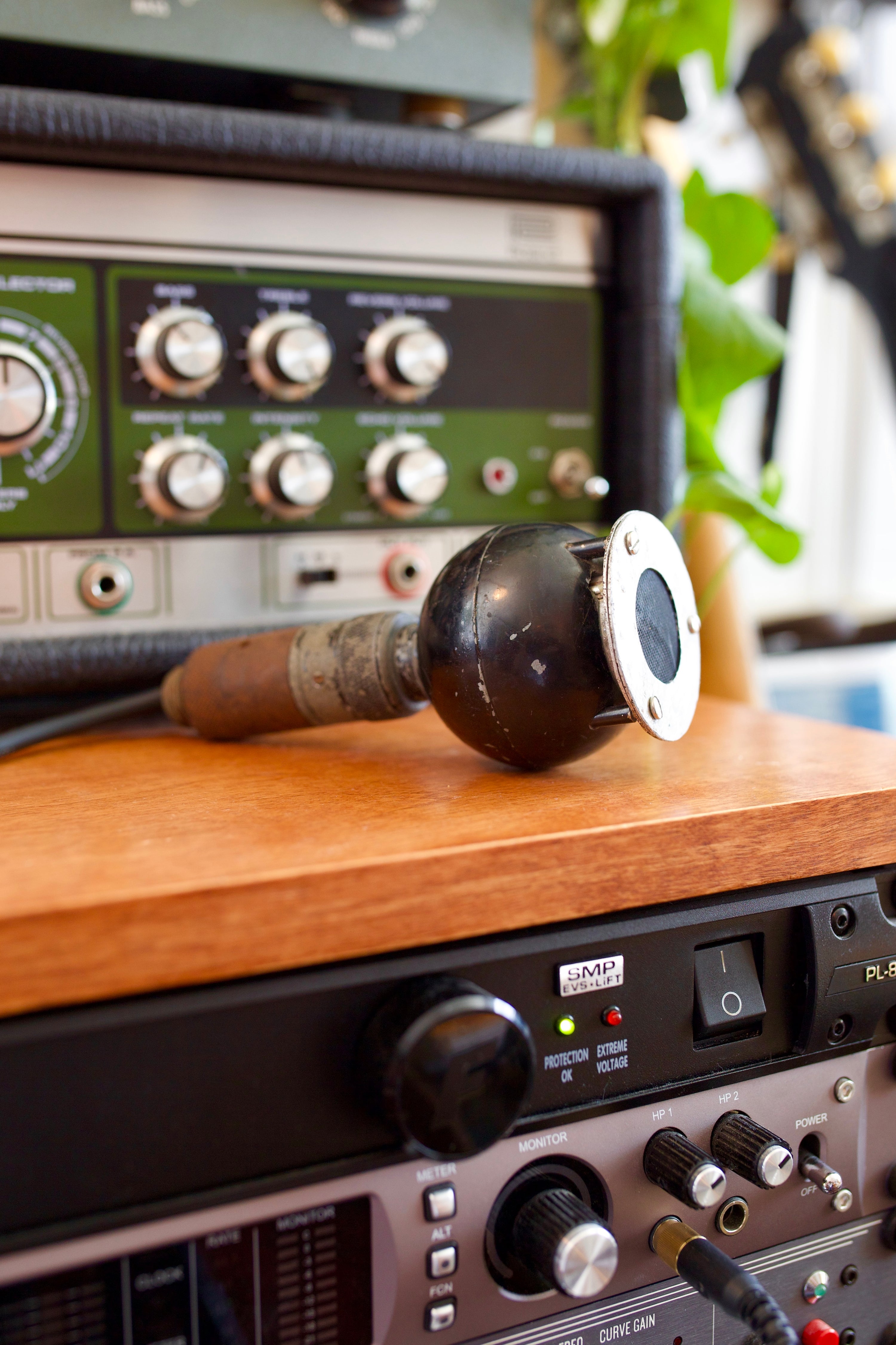 STC 4021D Dynamic Microphone