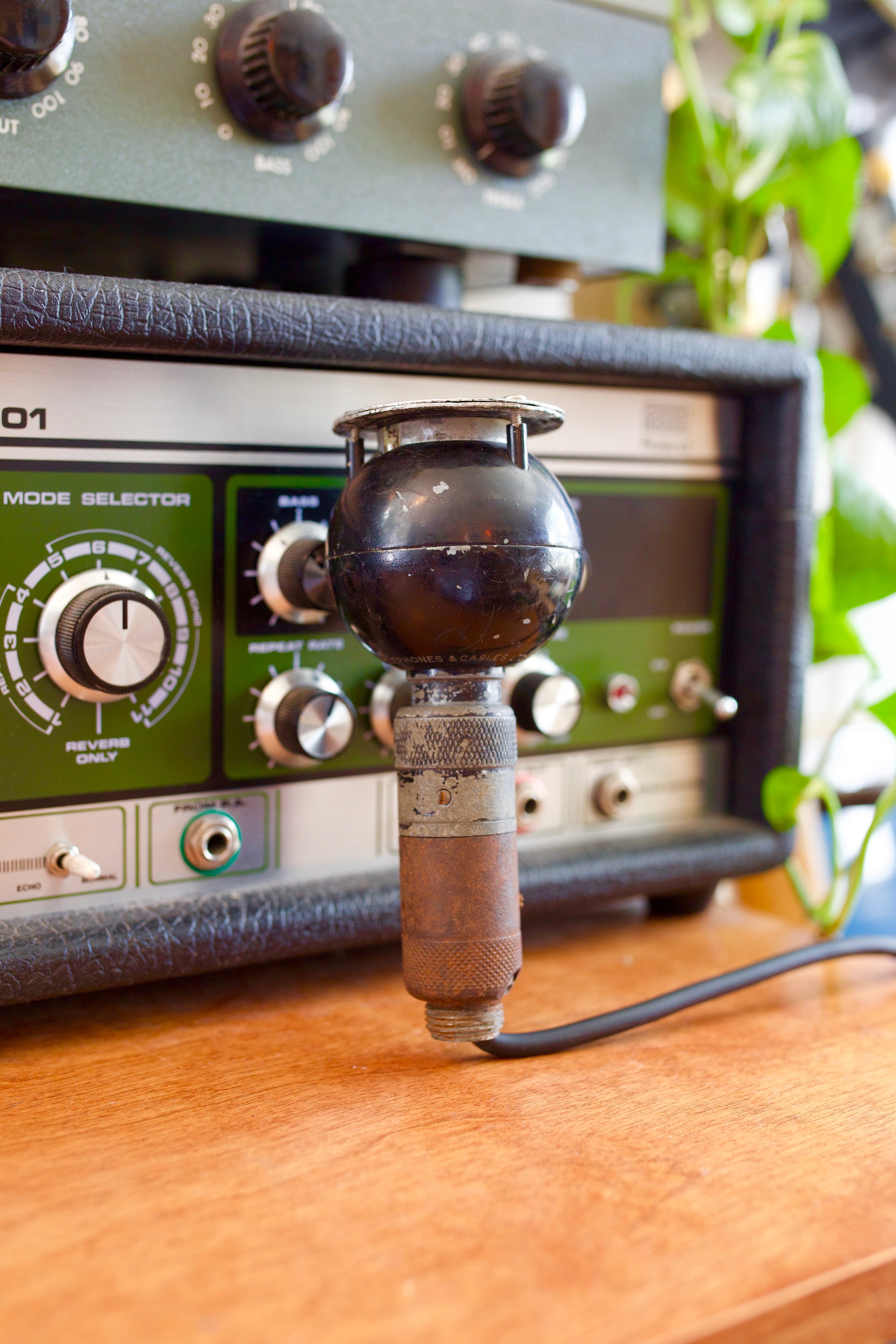 STC 4021D Dynamic Microphone