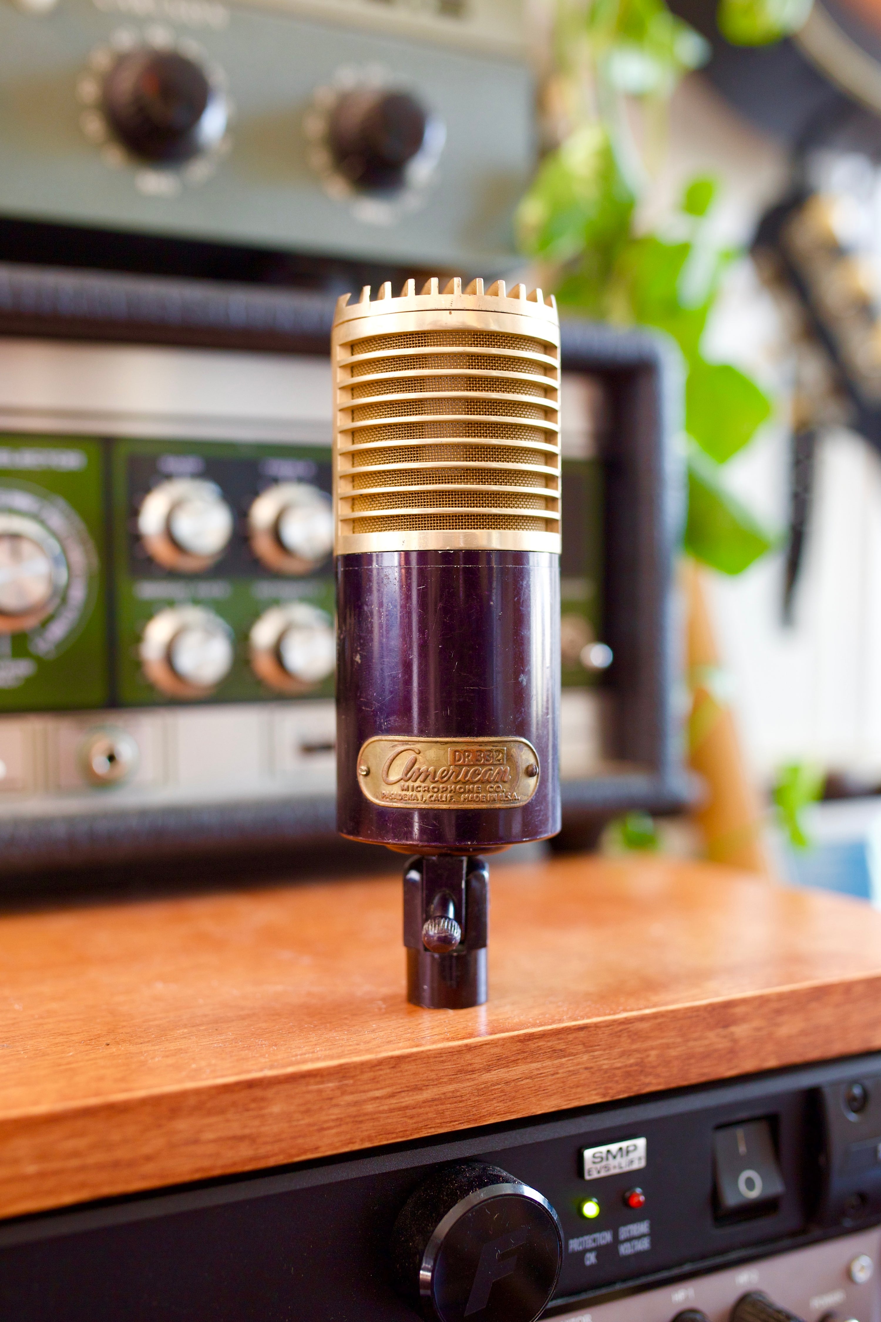 American DR332 Ribbon & Dynamic Microphone