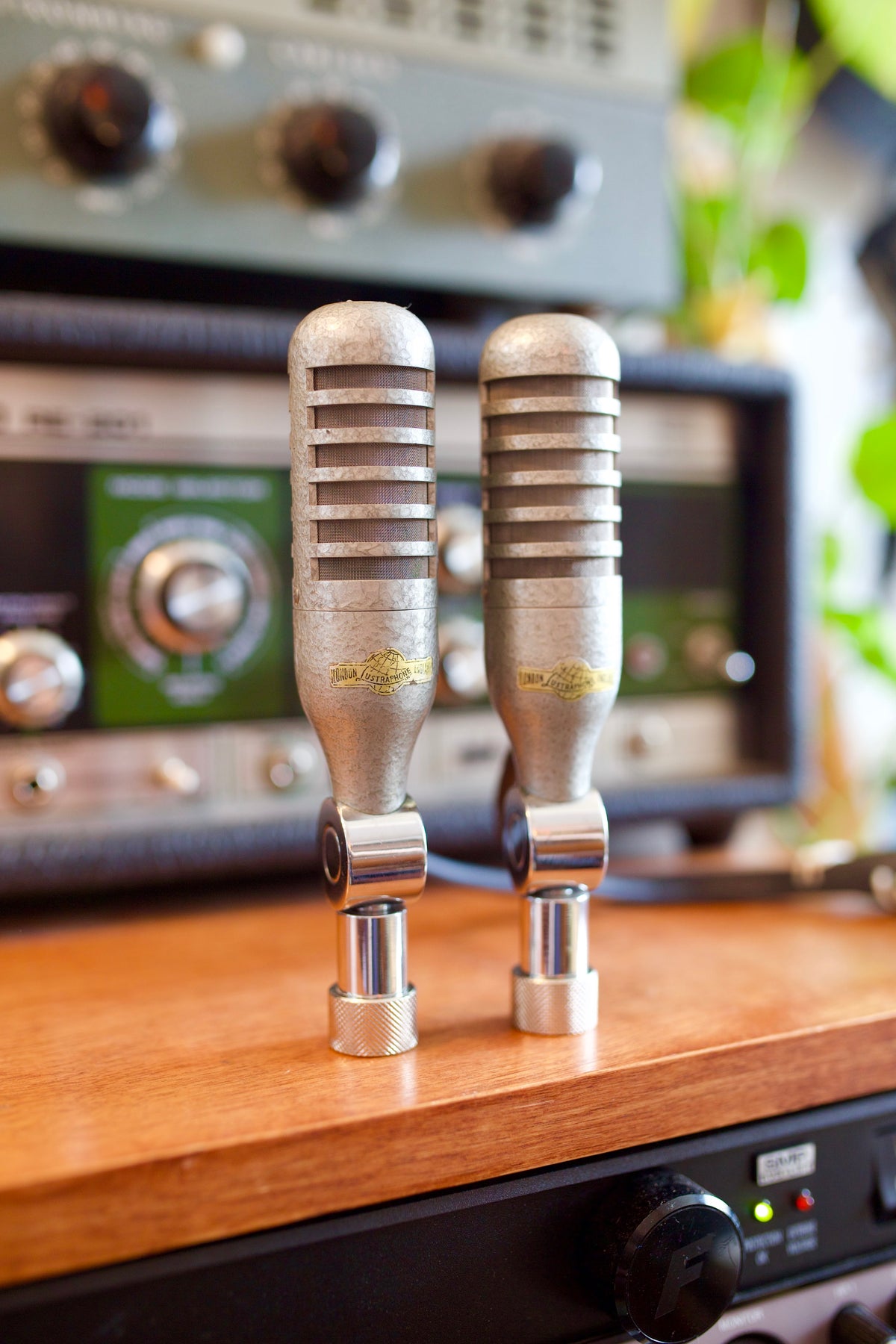 Lustraphone VR64 Ribbon Microphone Pair