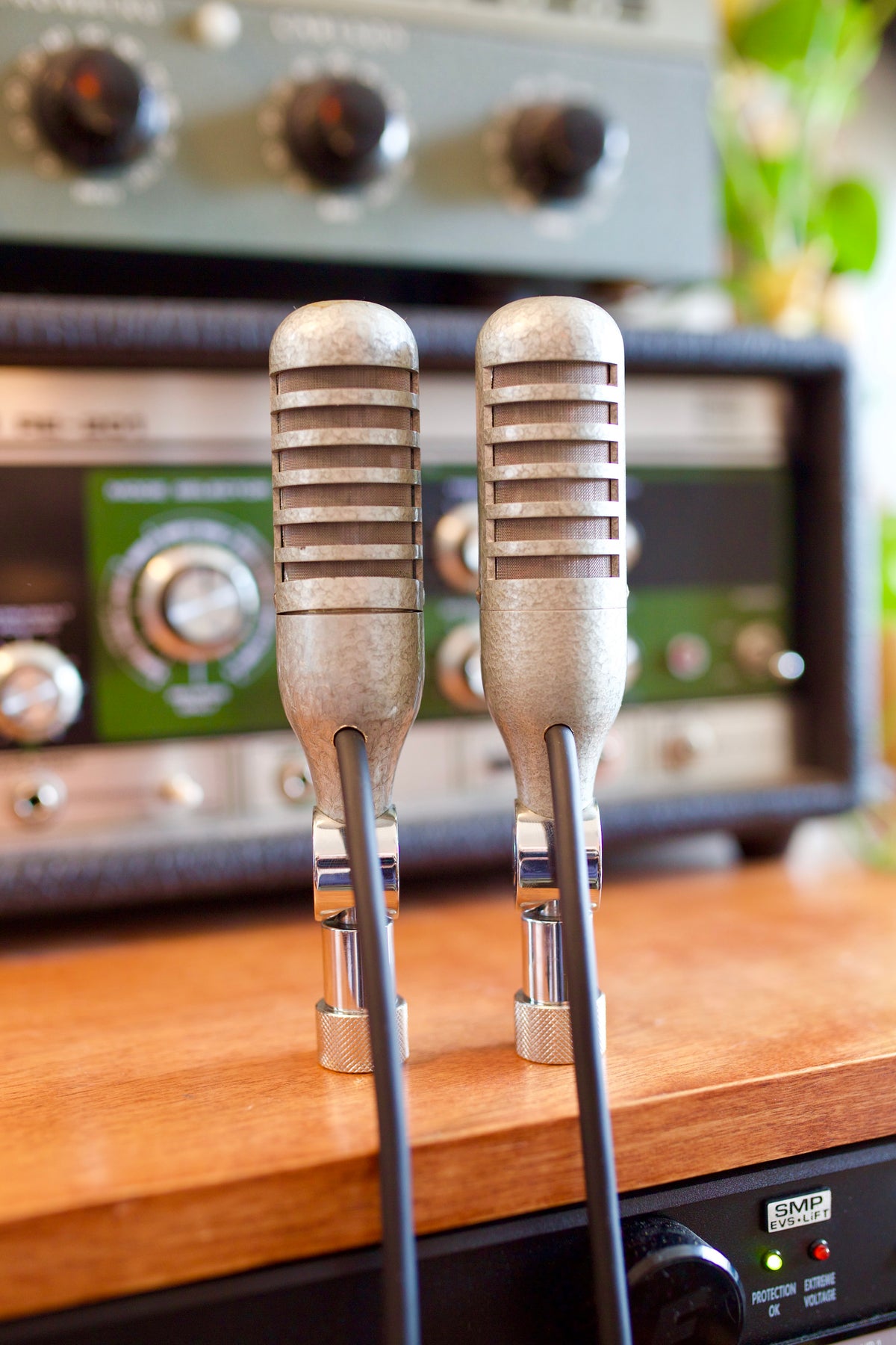Lustraphone VR64 Ribbon Microphone Pair