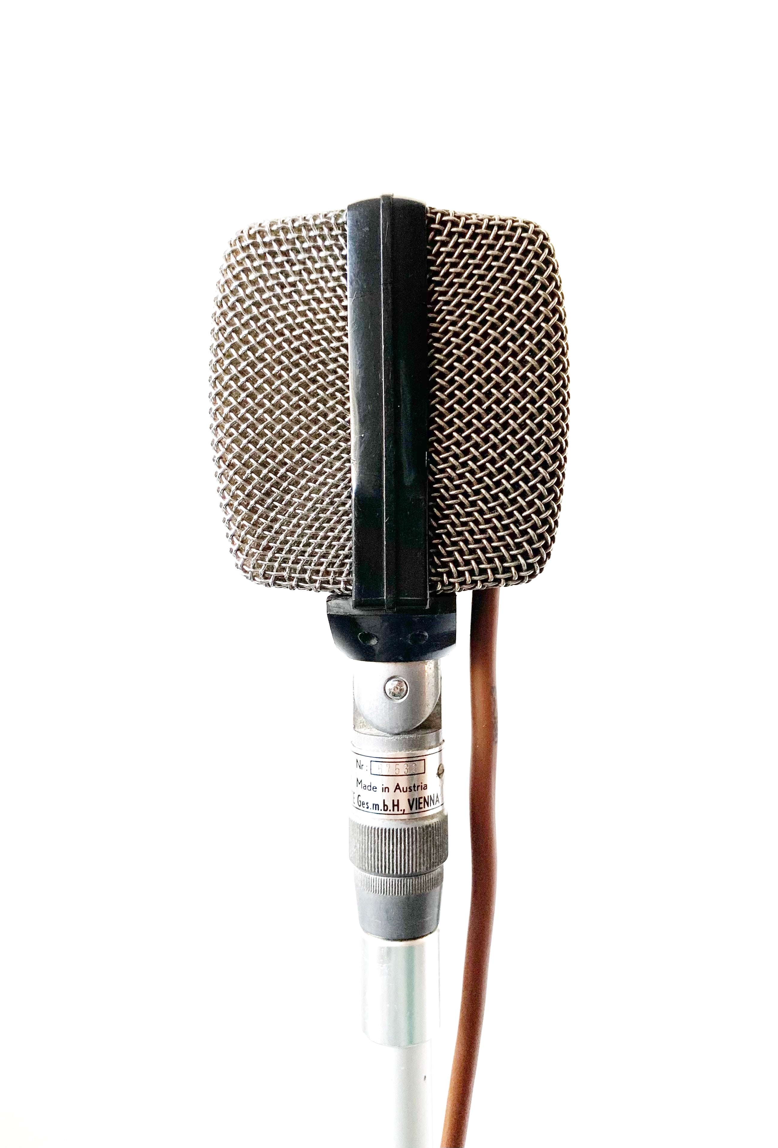 05 AKG D12 ビンテージ AKG D12 Dynamic Microphone – Cole Picks Vintage